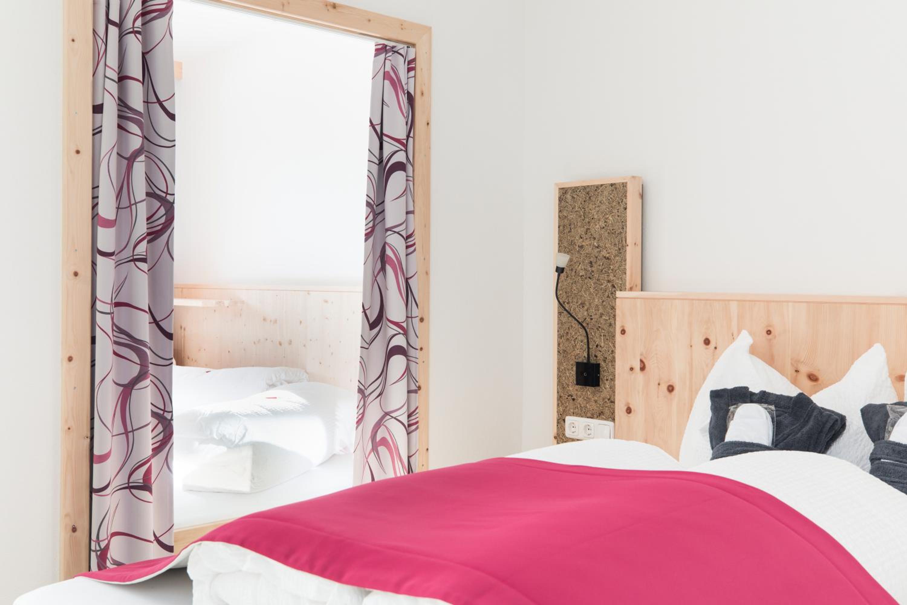Suite - Photo 5