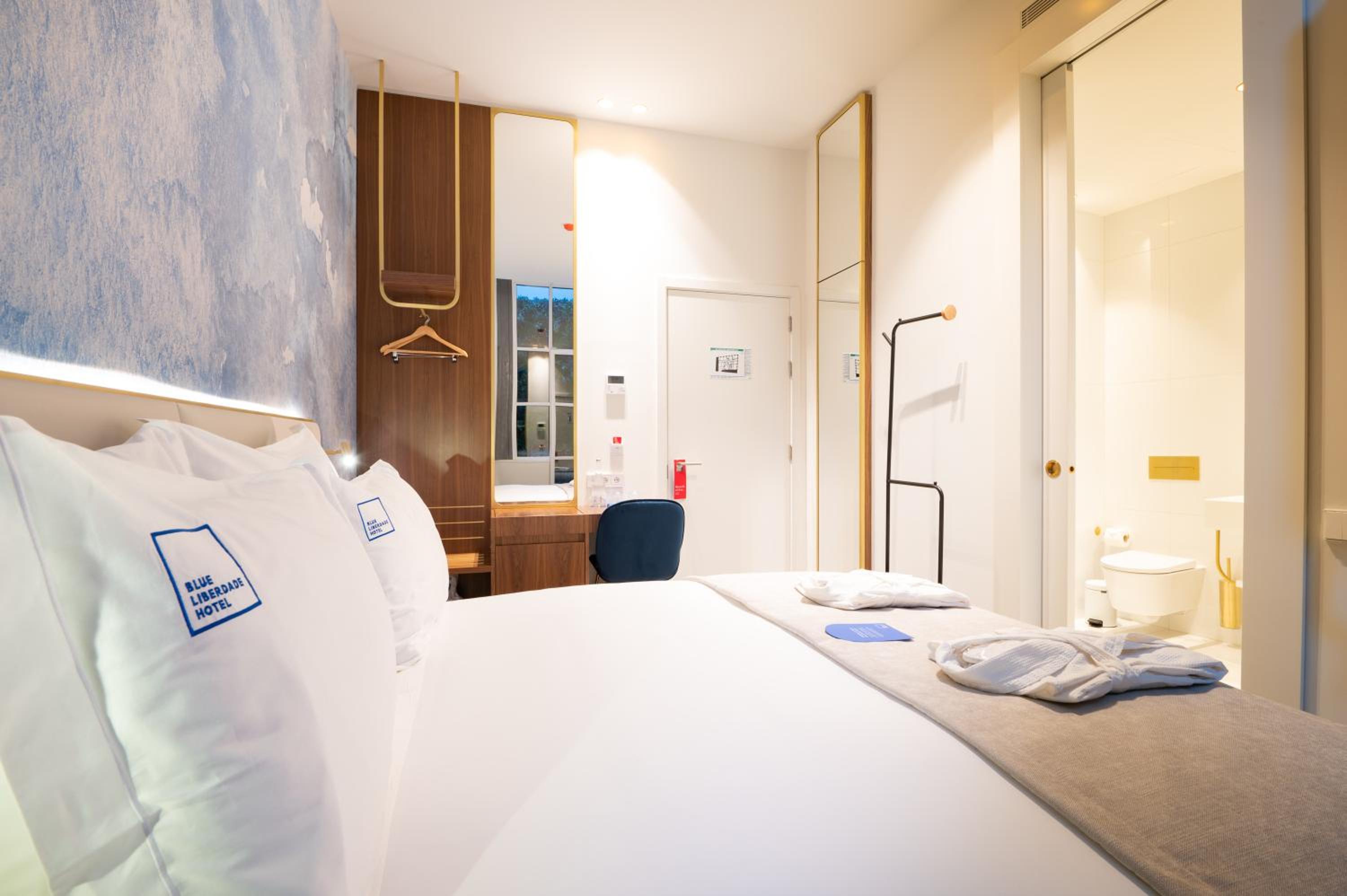 Classic Double or Twin Room with Interior View - Photo 1