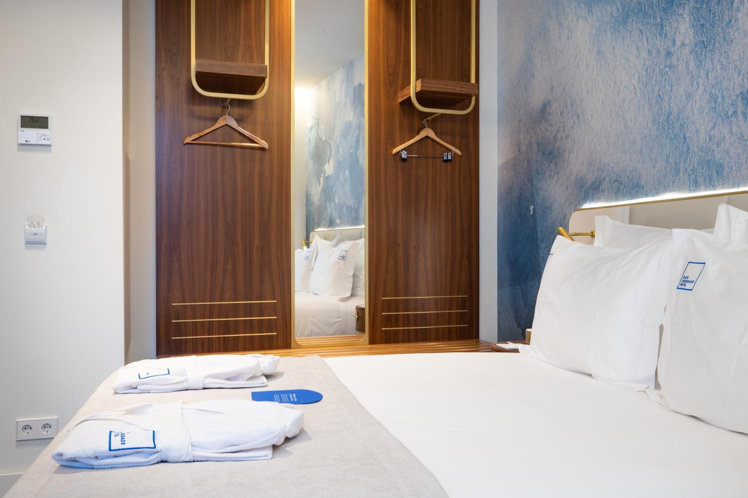 Classic Double or Twin Room with Interior View - Photo 4