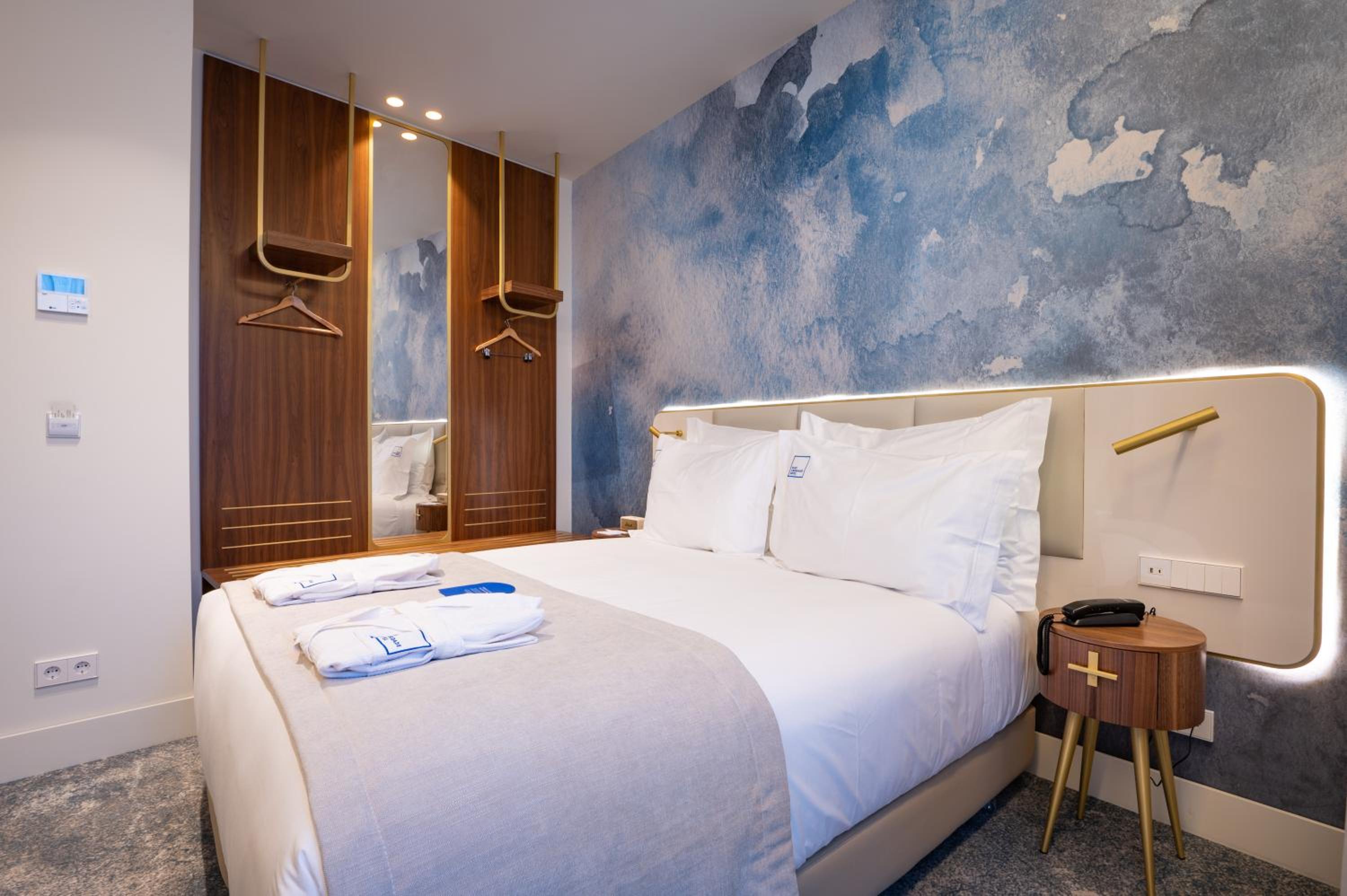 Classic Double or Twin Room with Interior View - Photo 2