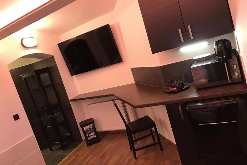 Budget Double Room - Photo 6