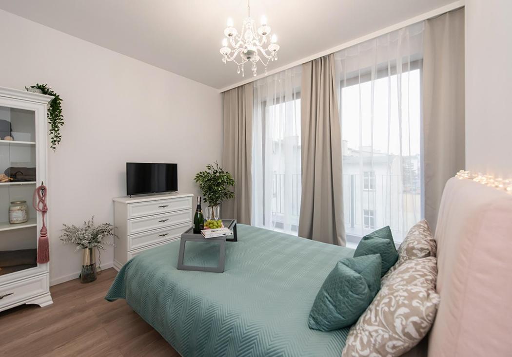 One-Bedroom Apartment - Photo 1