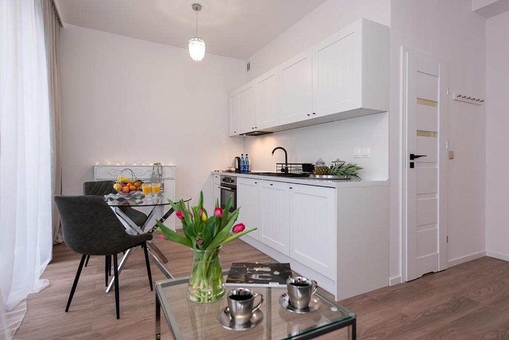 One-Bedroom Apartment - Photo 2