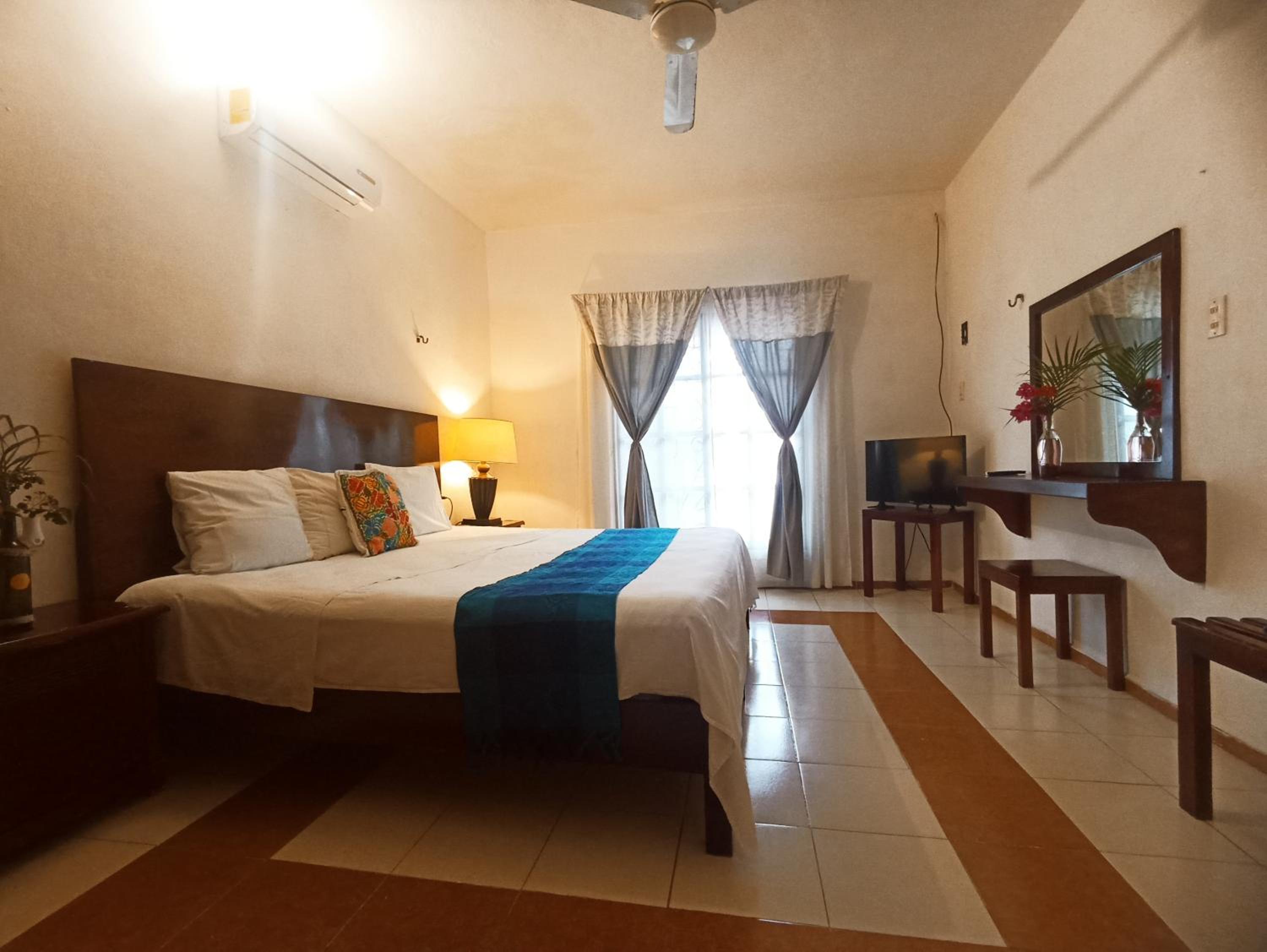 Double Room with Private Bathroom photo 2