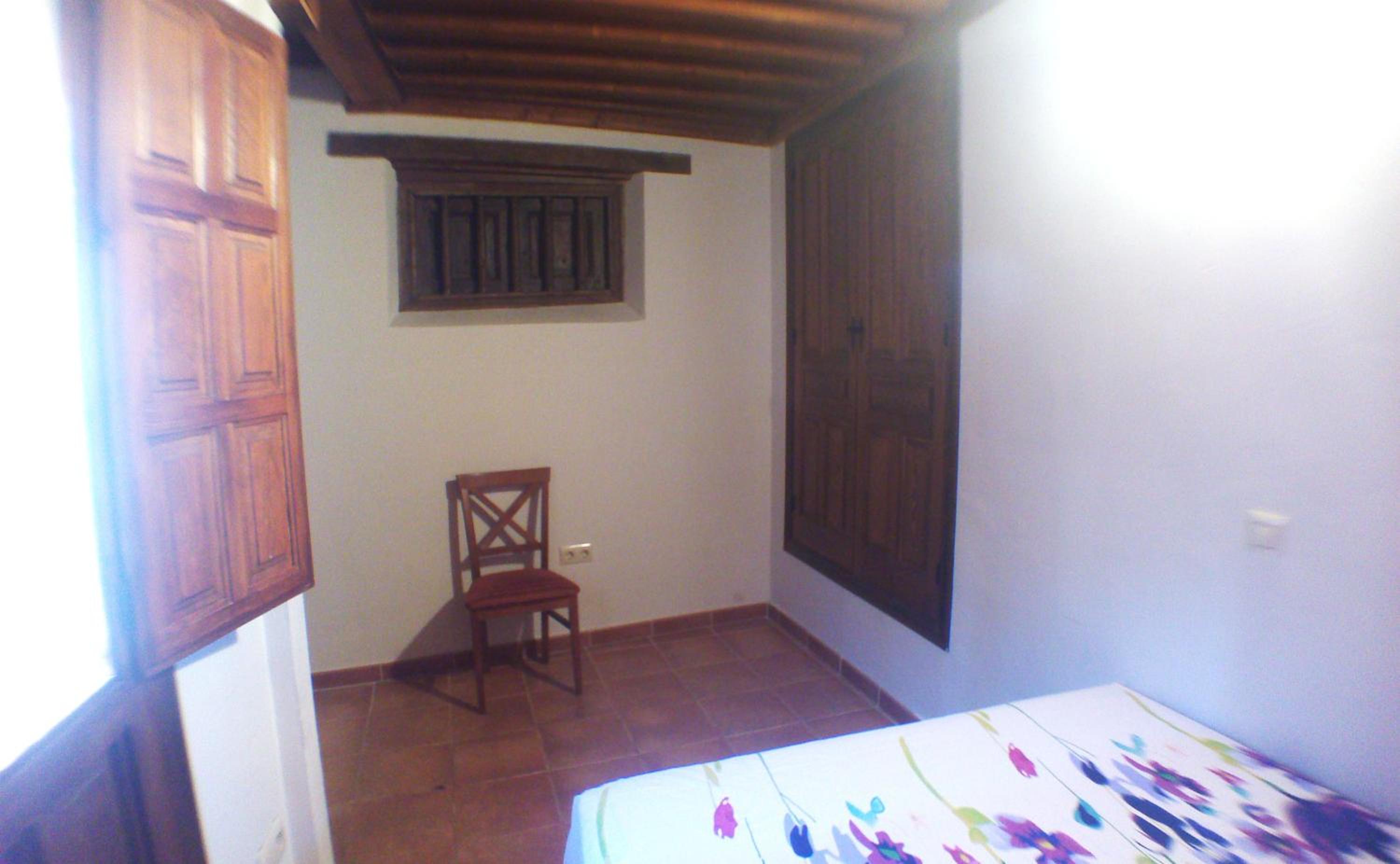 Apartment with Terrace - Photo 19