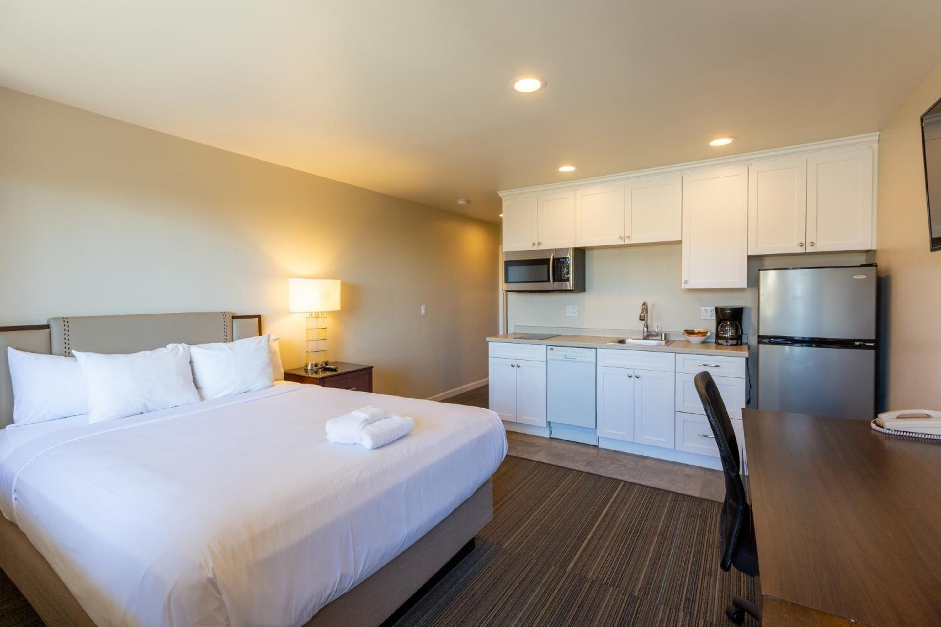 Deluxe Family Suite