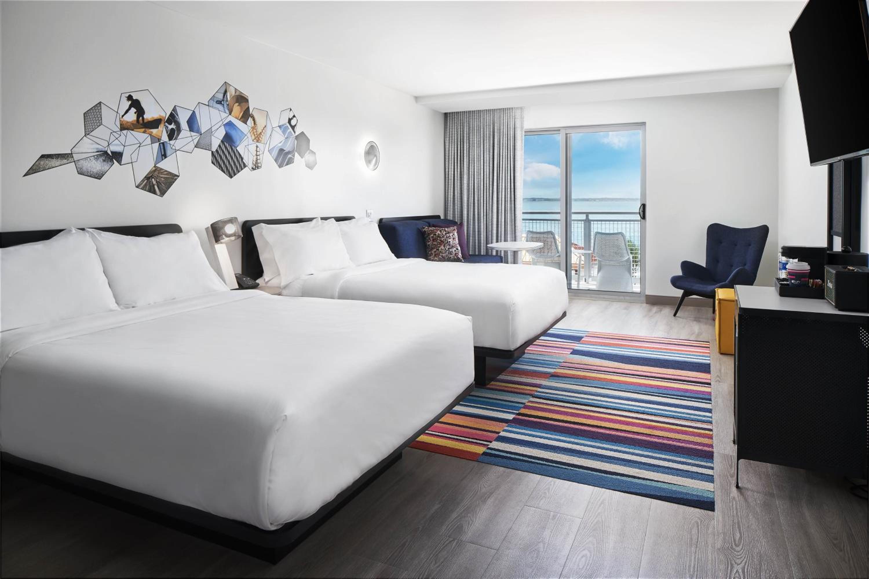 Guest room, 2 Queen, Sofa bed, Waterfront photo 1