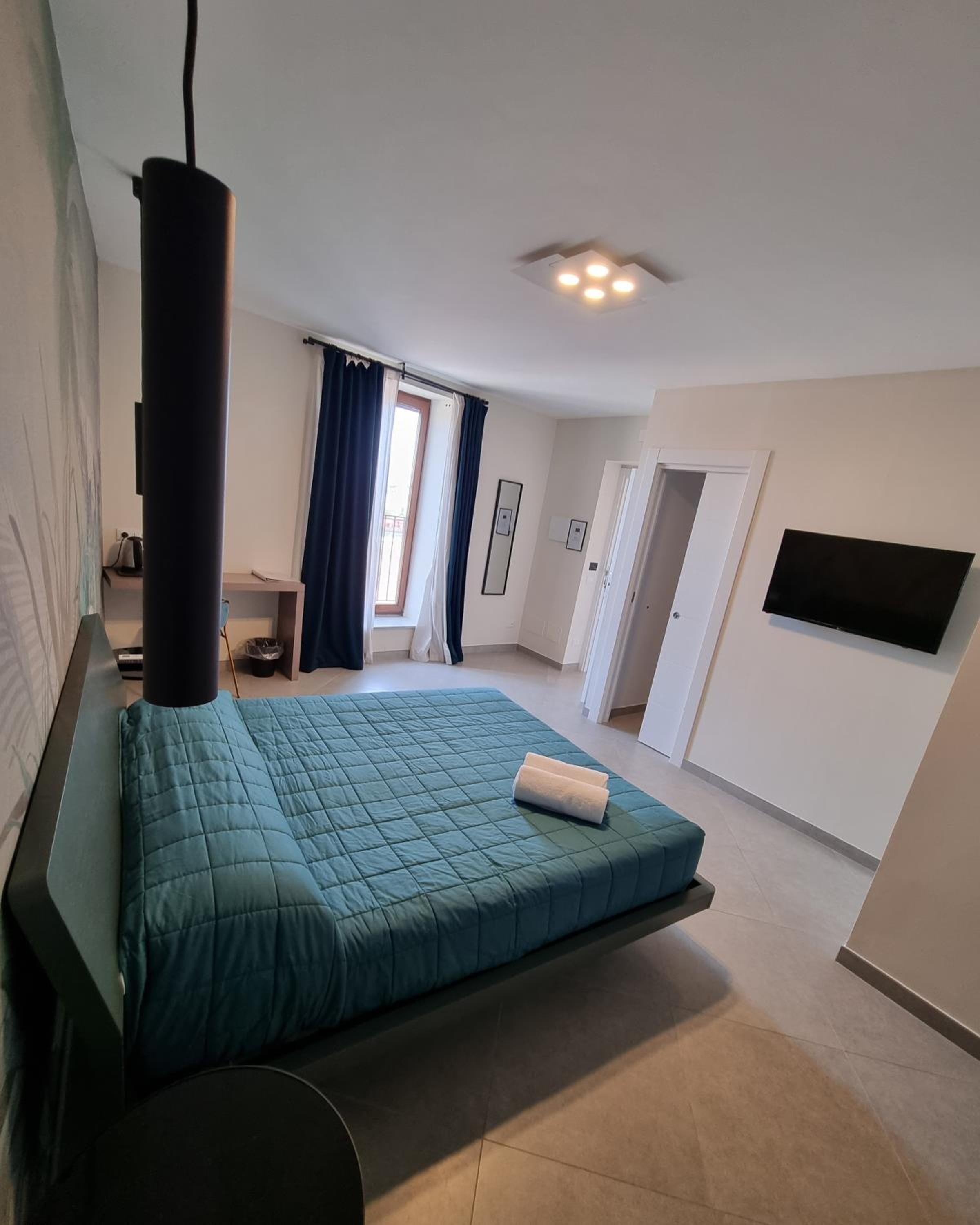 Deluxe King Room