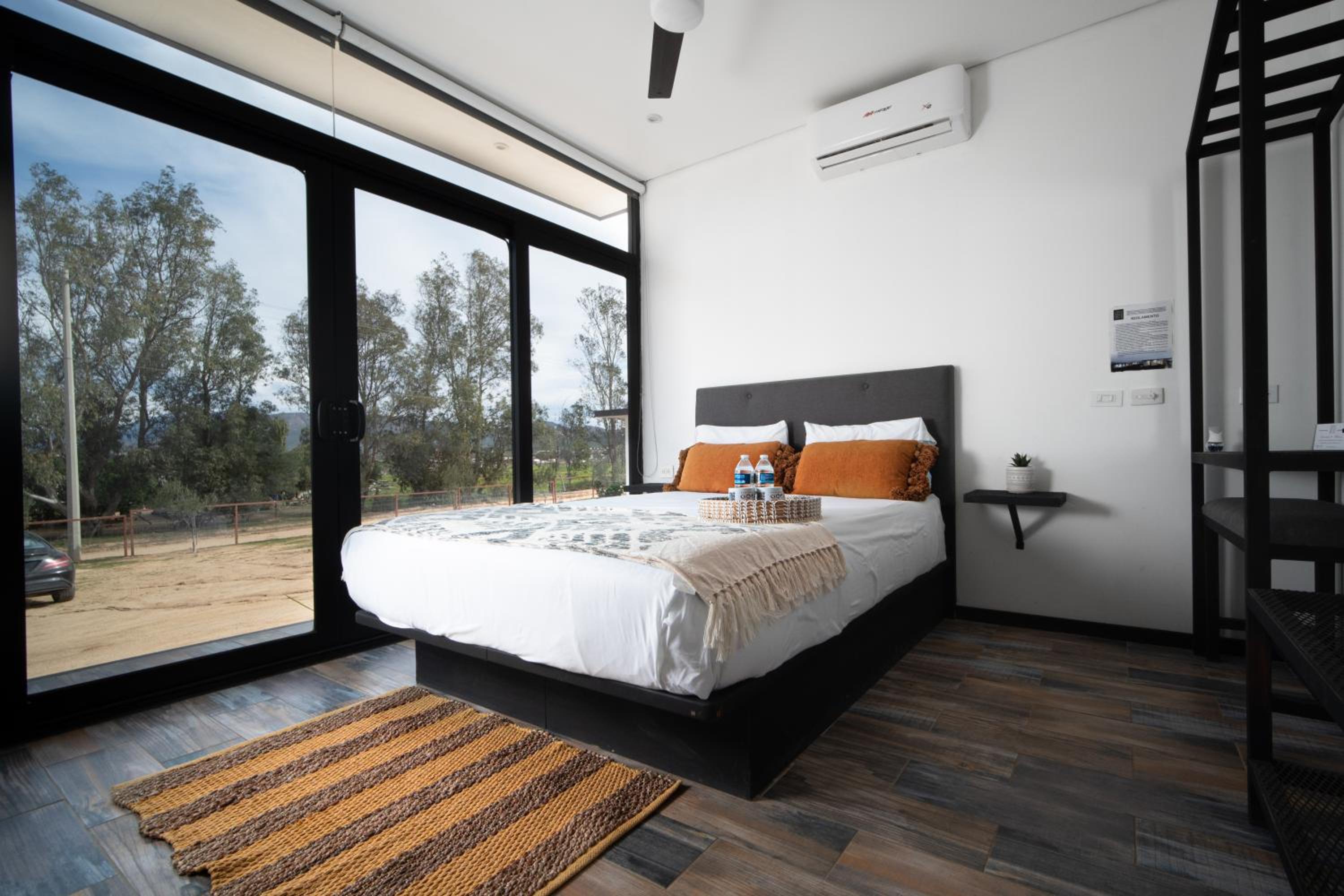 Standard Queen Room - Photo 1