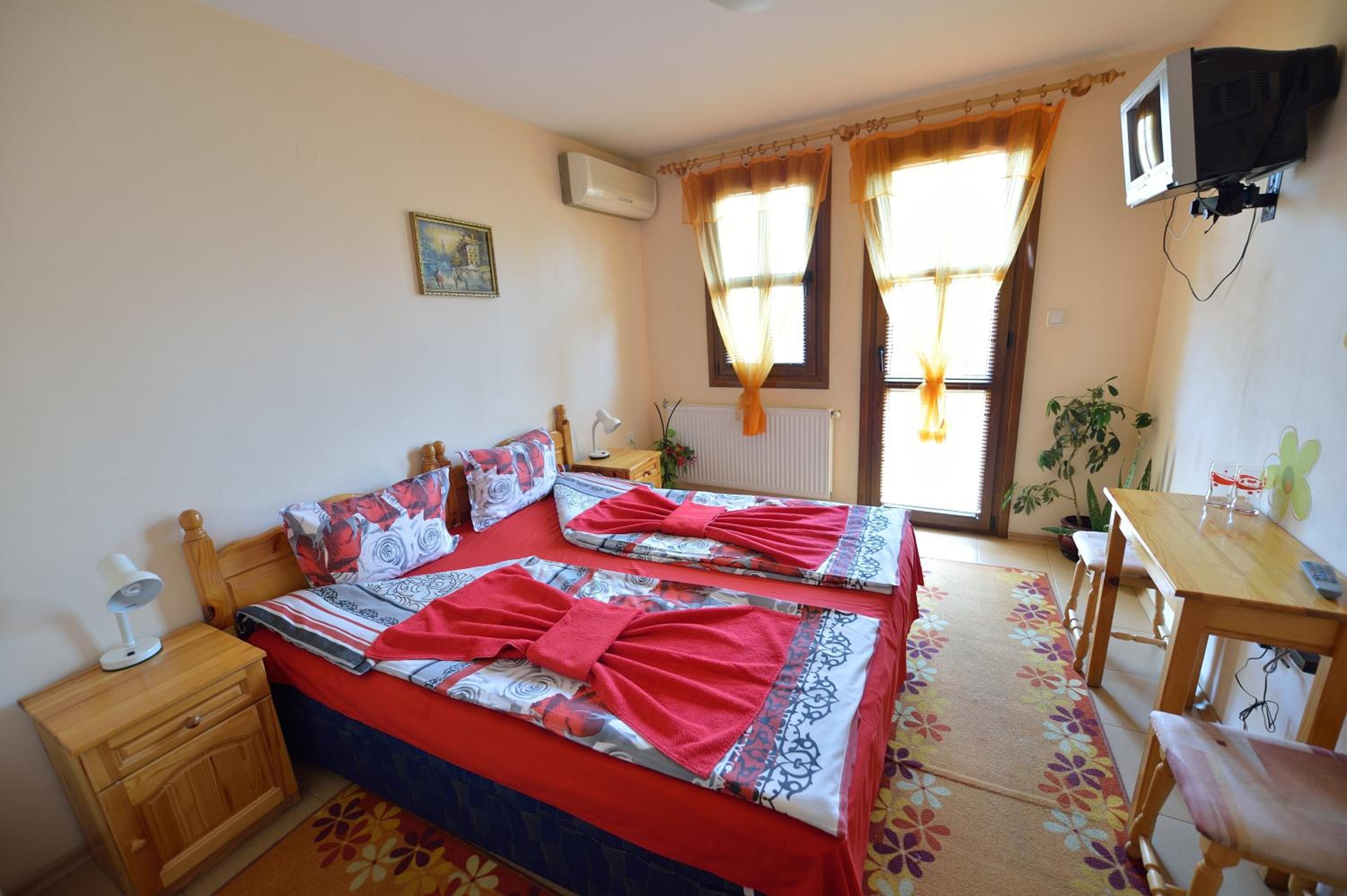 Deluxe Double or Twin Room photo 1