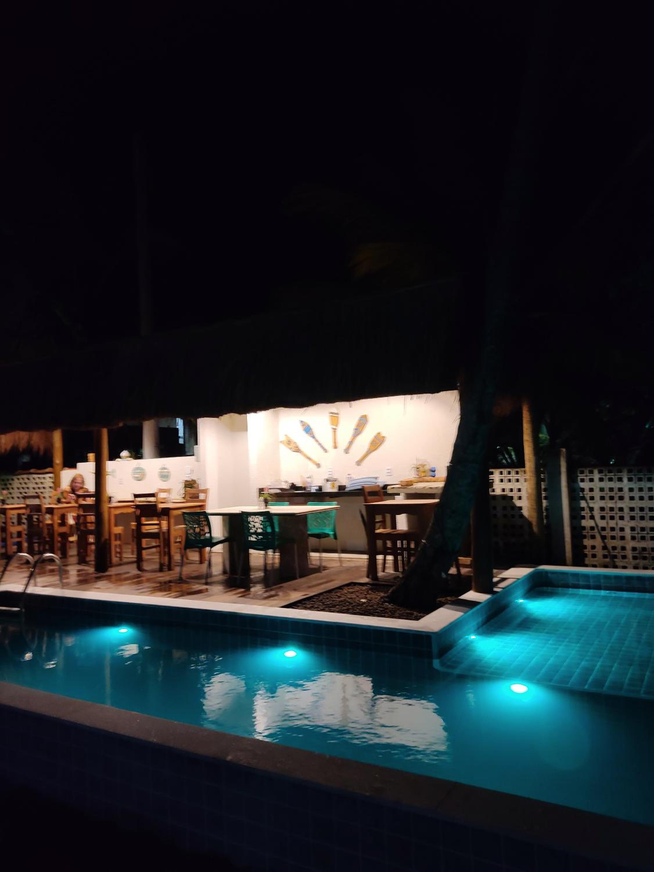 Queen Suite with Pool View photo 2