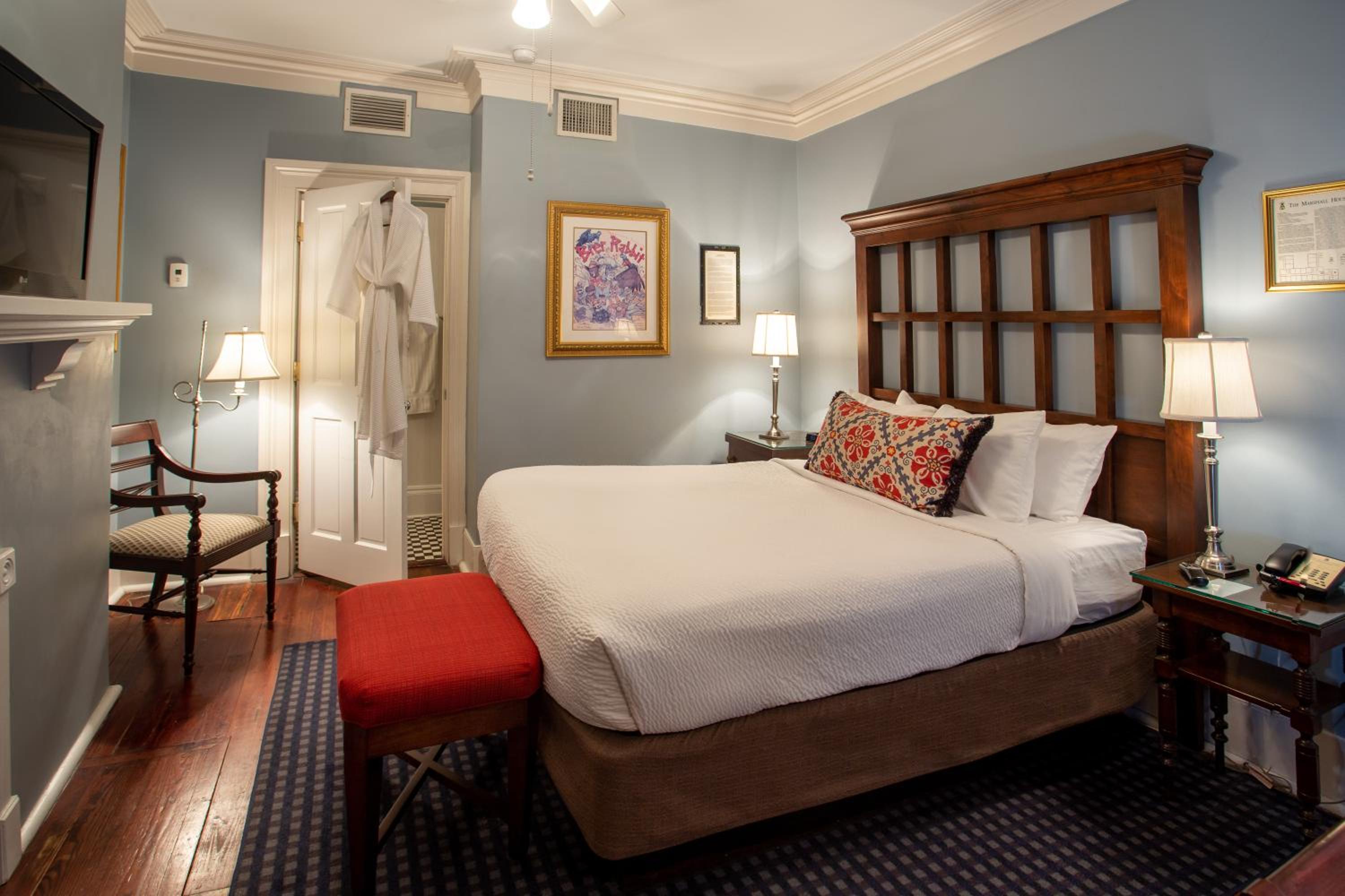 Classic Queen Room