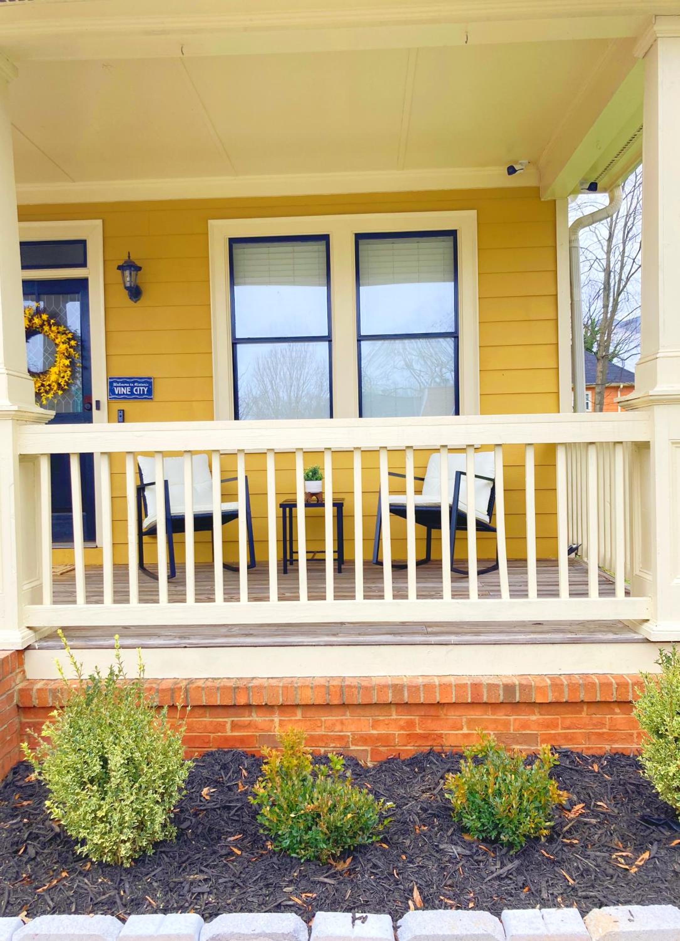 Three-Bedroom House - Photo 23