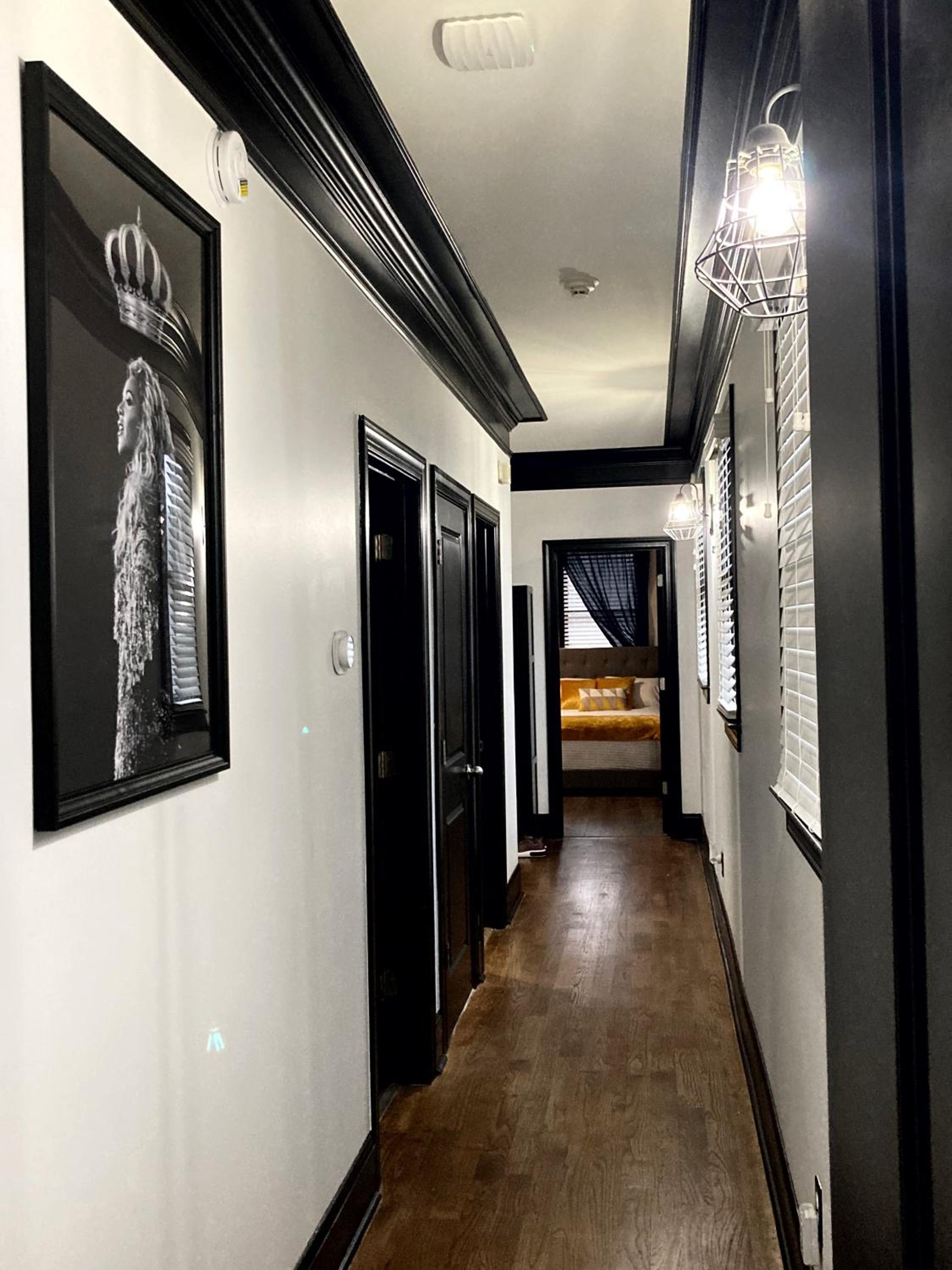 Three-Bedroom House - Photo 19