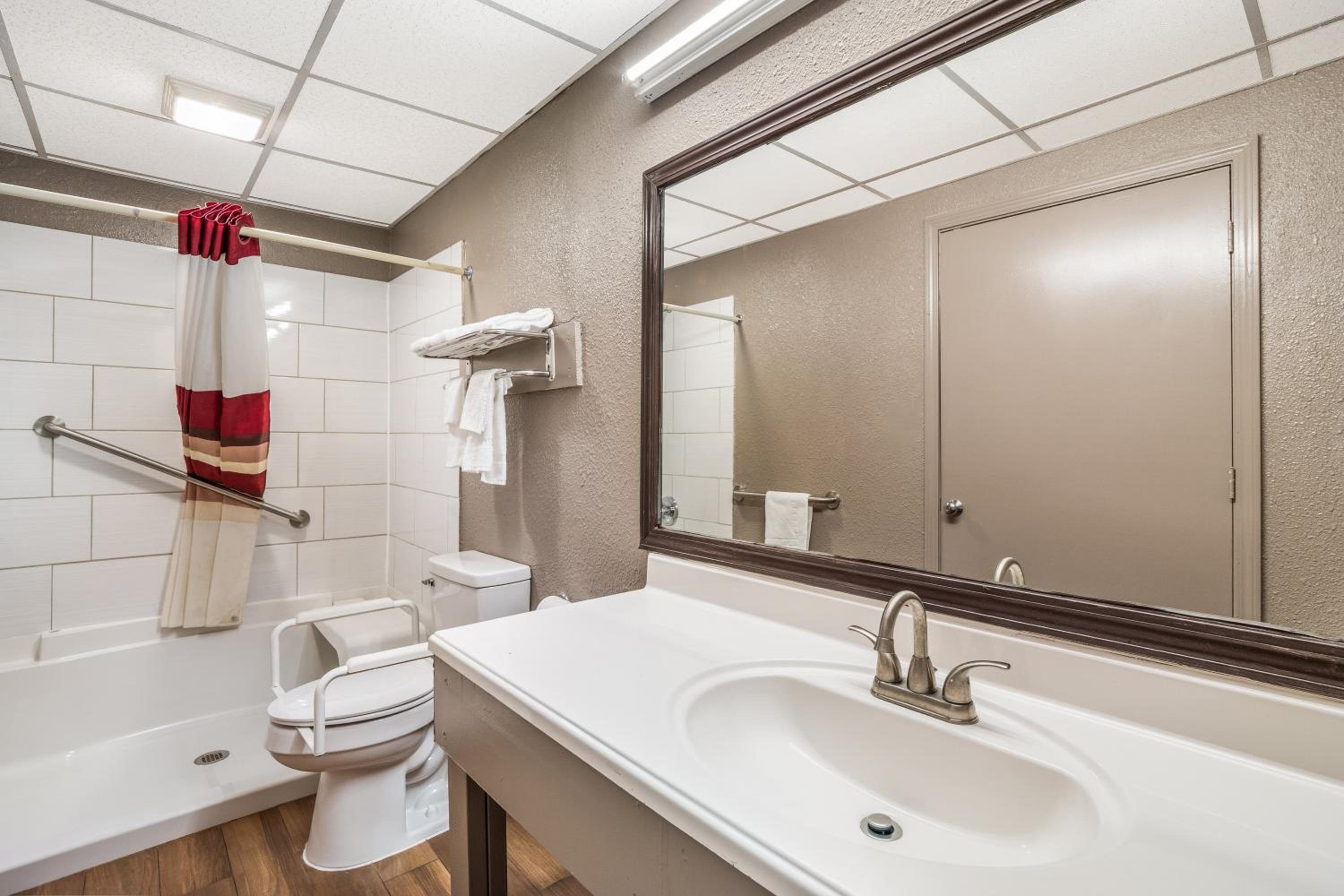 Deluxe King Room Disability Access Walk-In Shower Non-Smoking