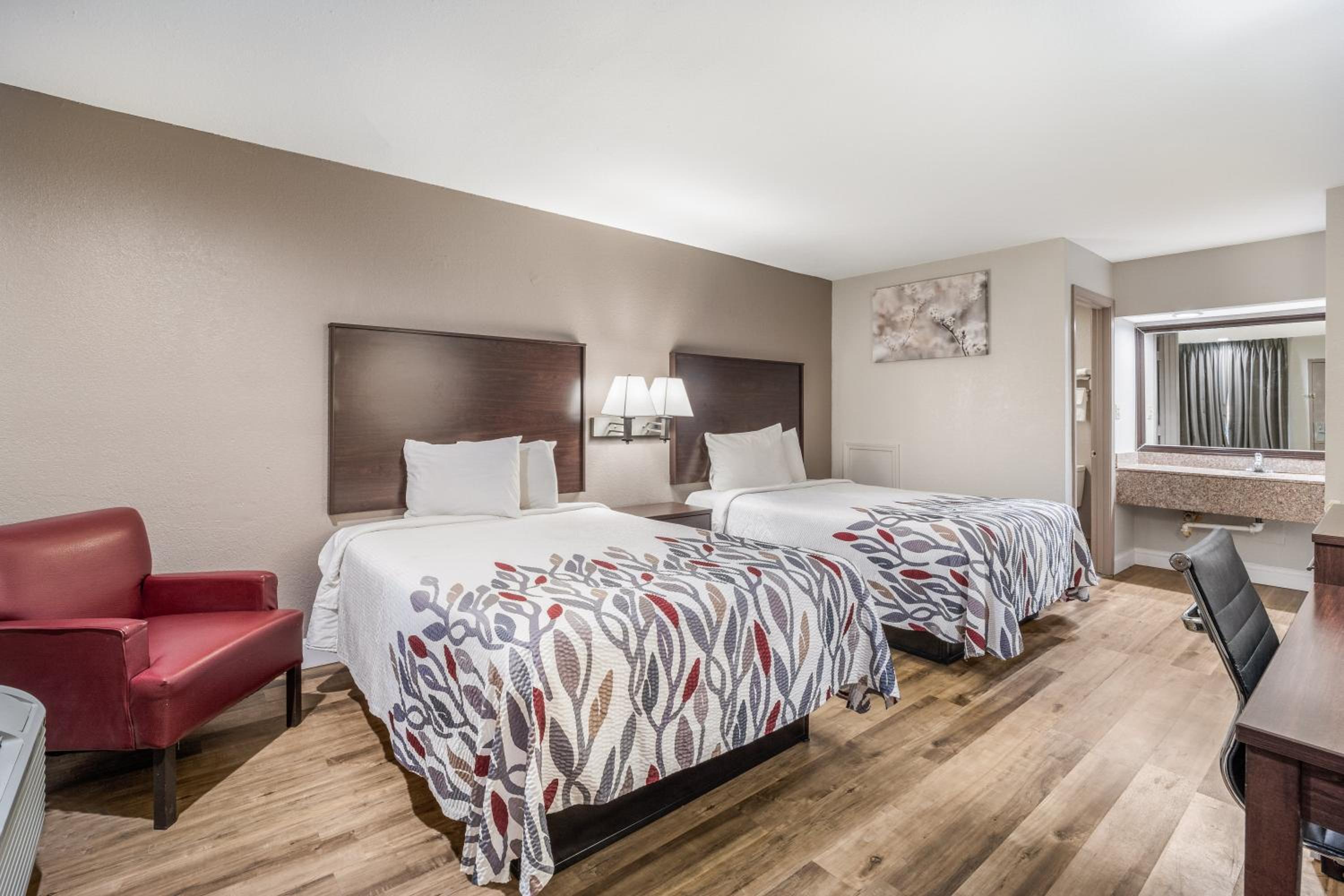 Deluxe Room with Two Double Beds Non-Smoking - Photo 1