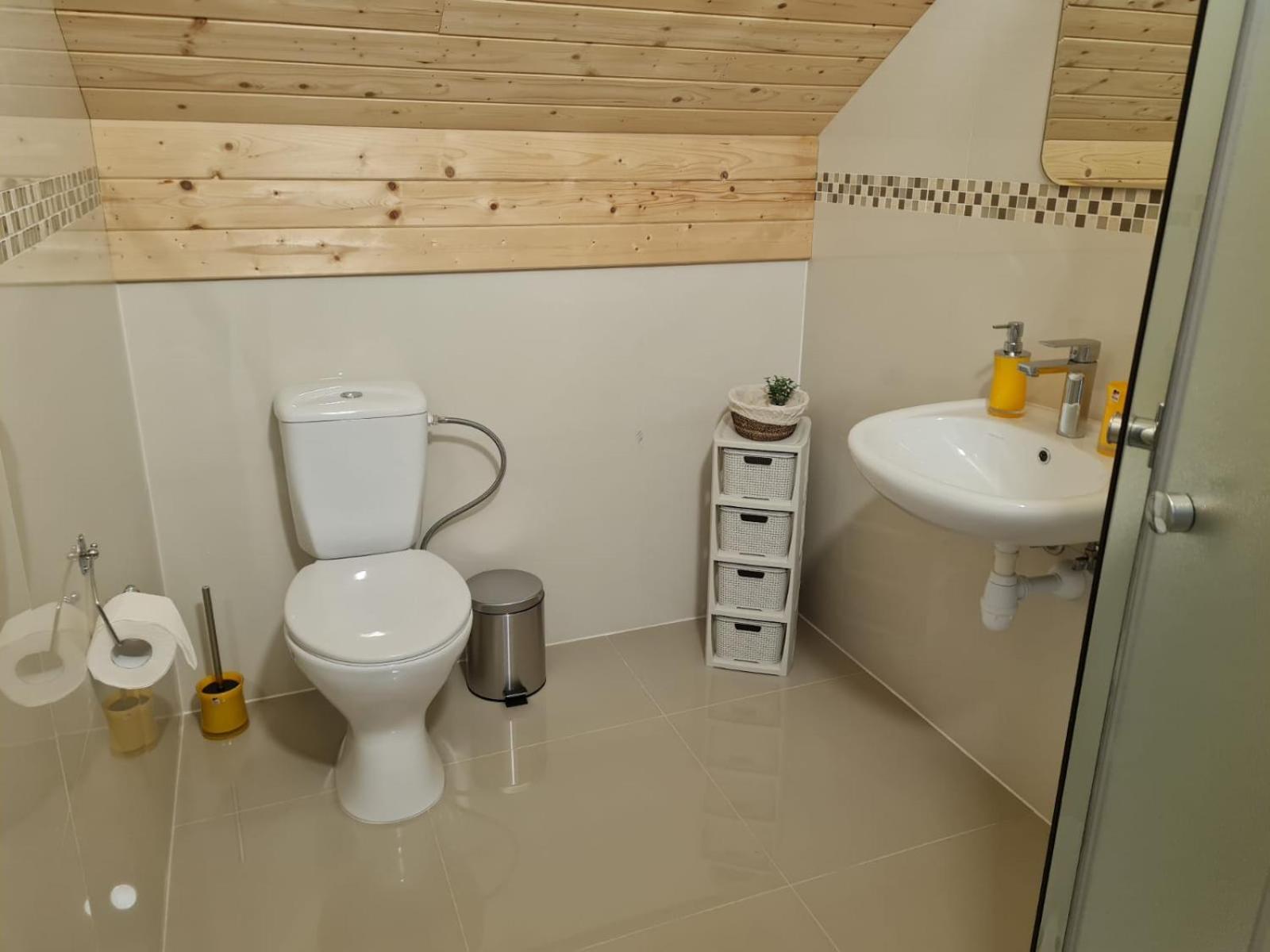 Double Room - Photo 14