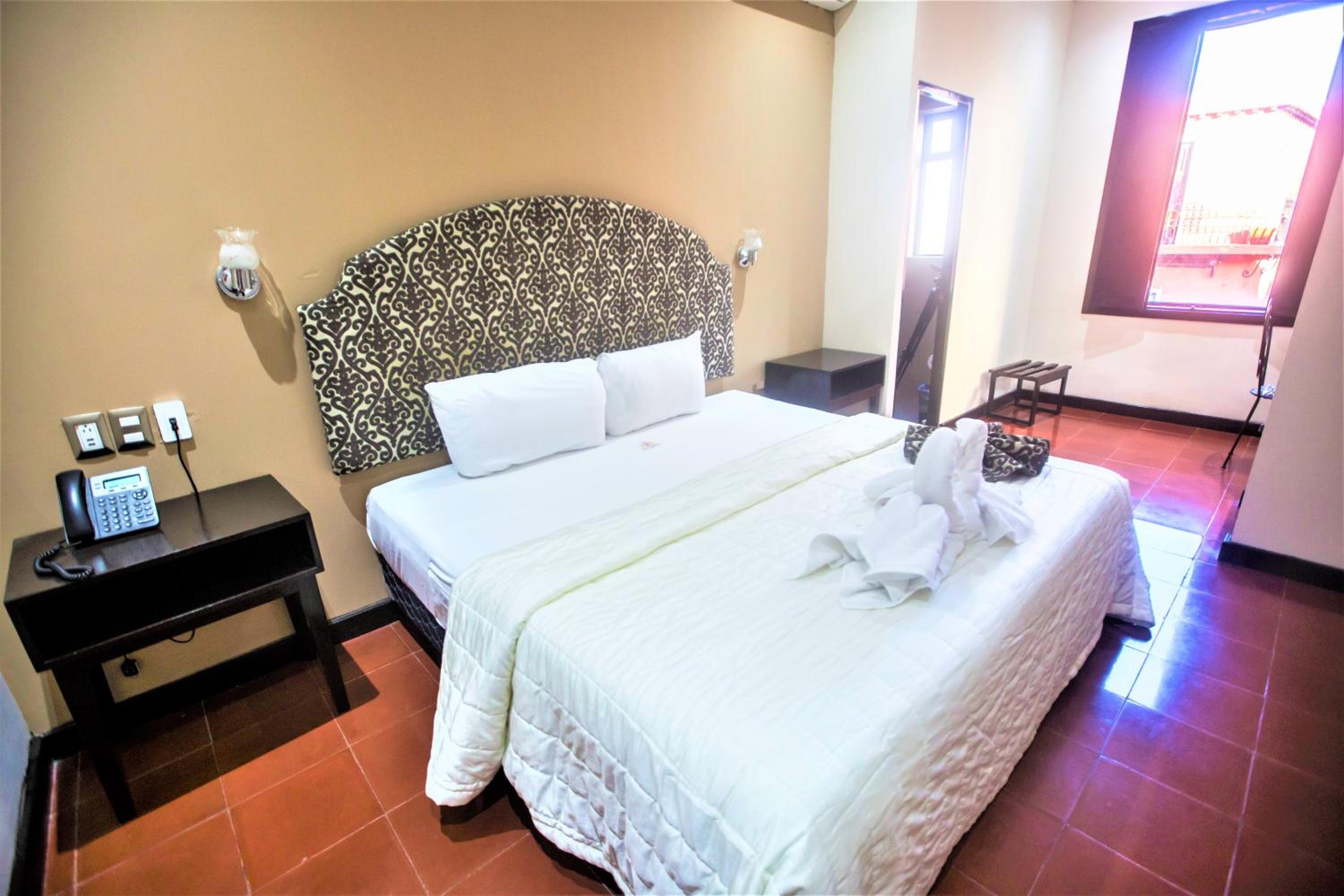 Standard King Room photo 2