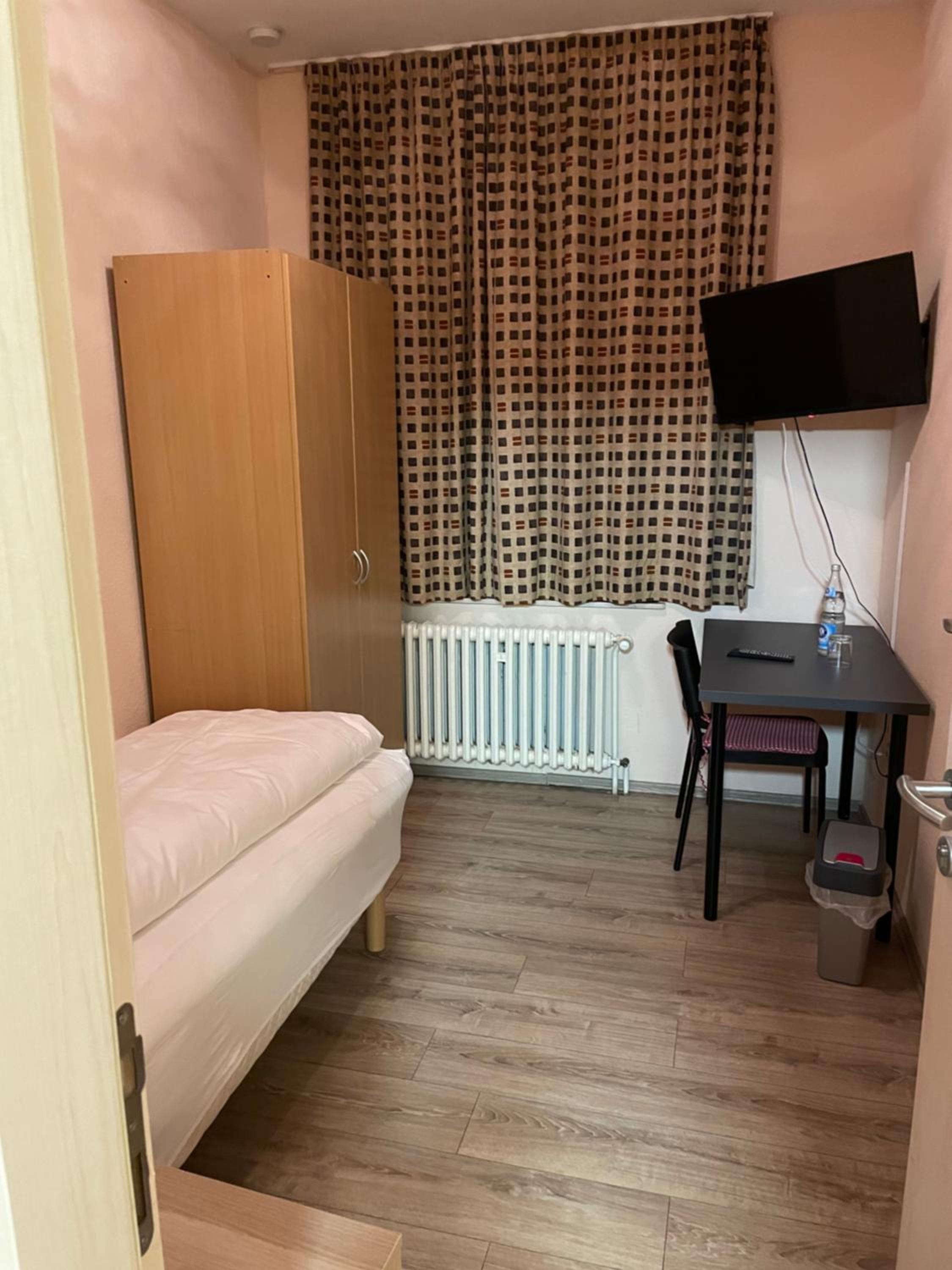 Single Room photo 2