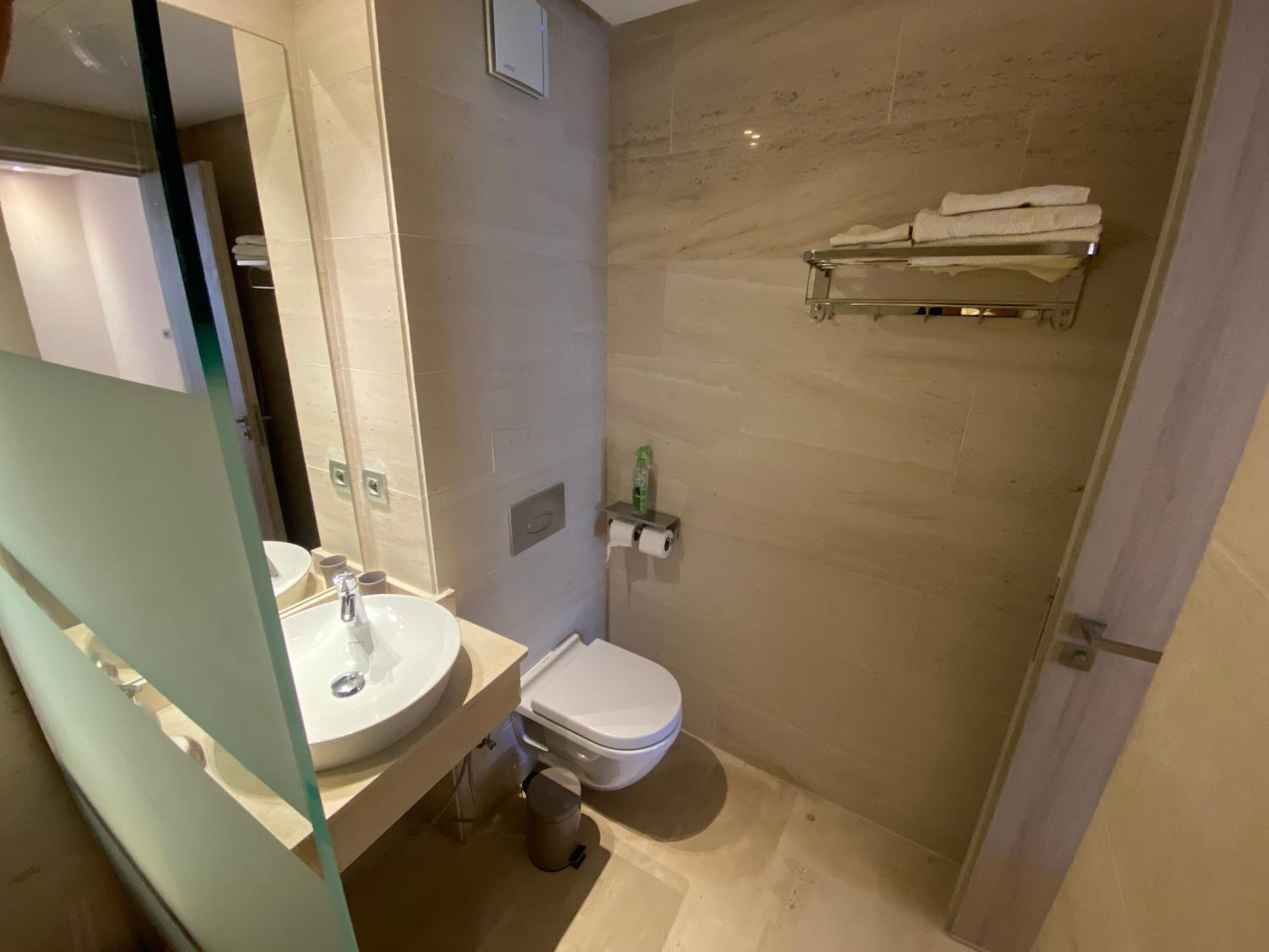 One-Bedroom Apartment - Photo 7