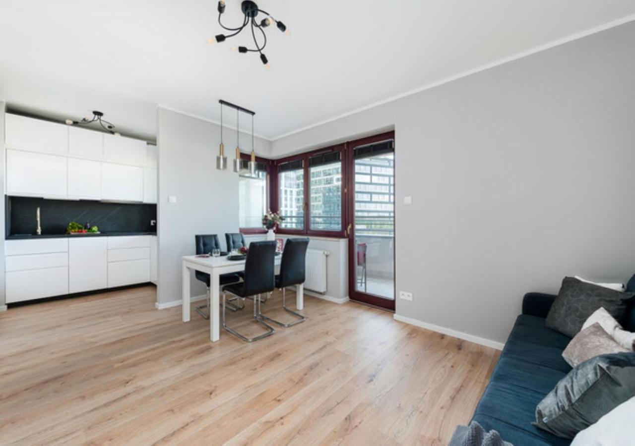One-Bedroom Apartment - Photo 6