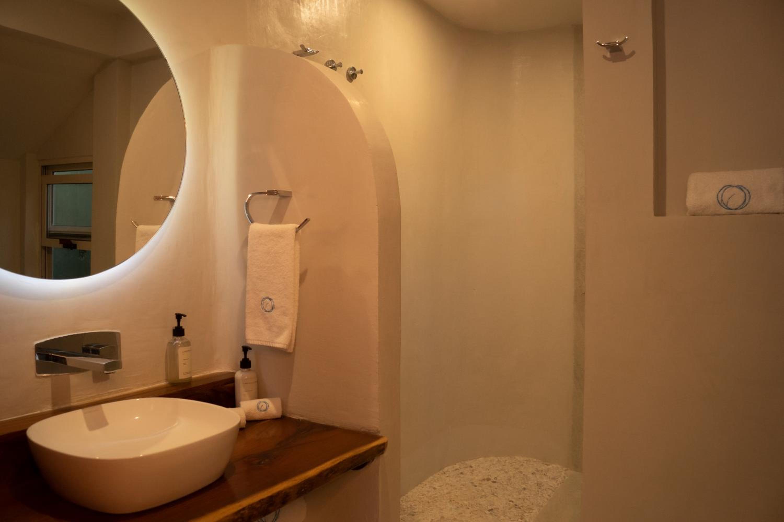 One-Bedroom Cottage - Photo 7