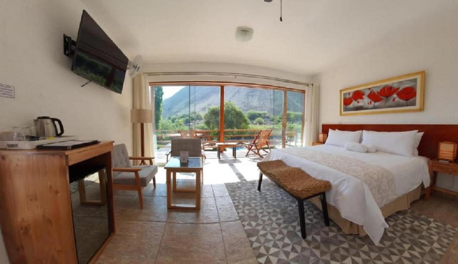 Suite with Pool View photo 1