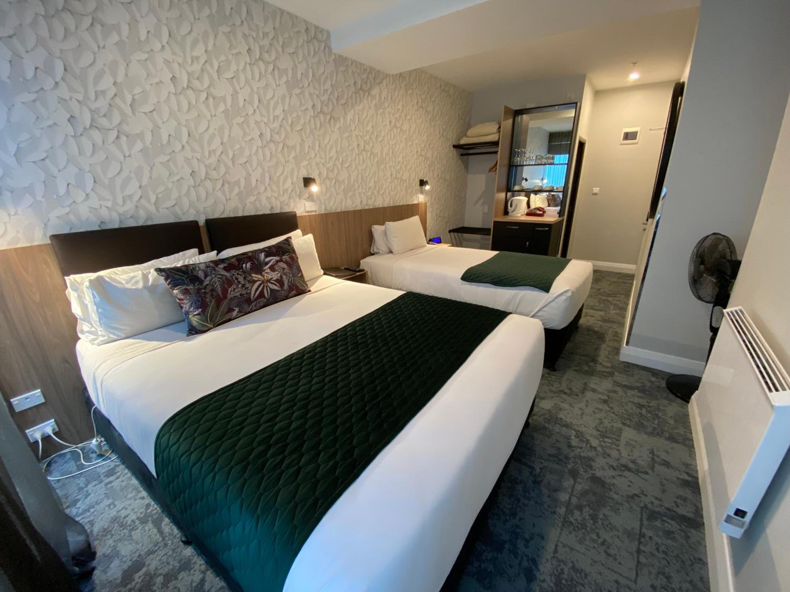 Deluxe Twin Room - Photo 6