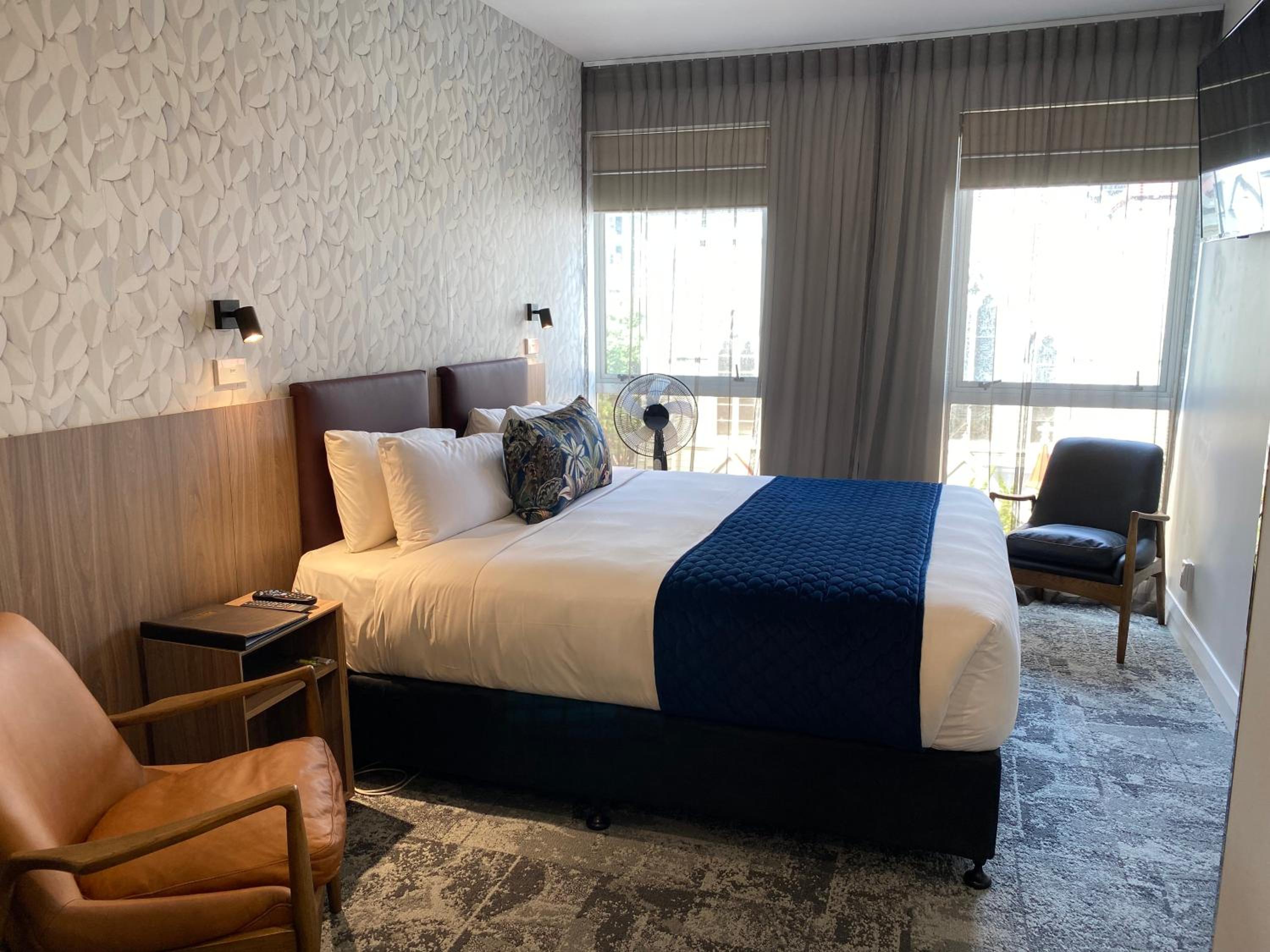 Deluxe King Room - Photo 4