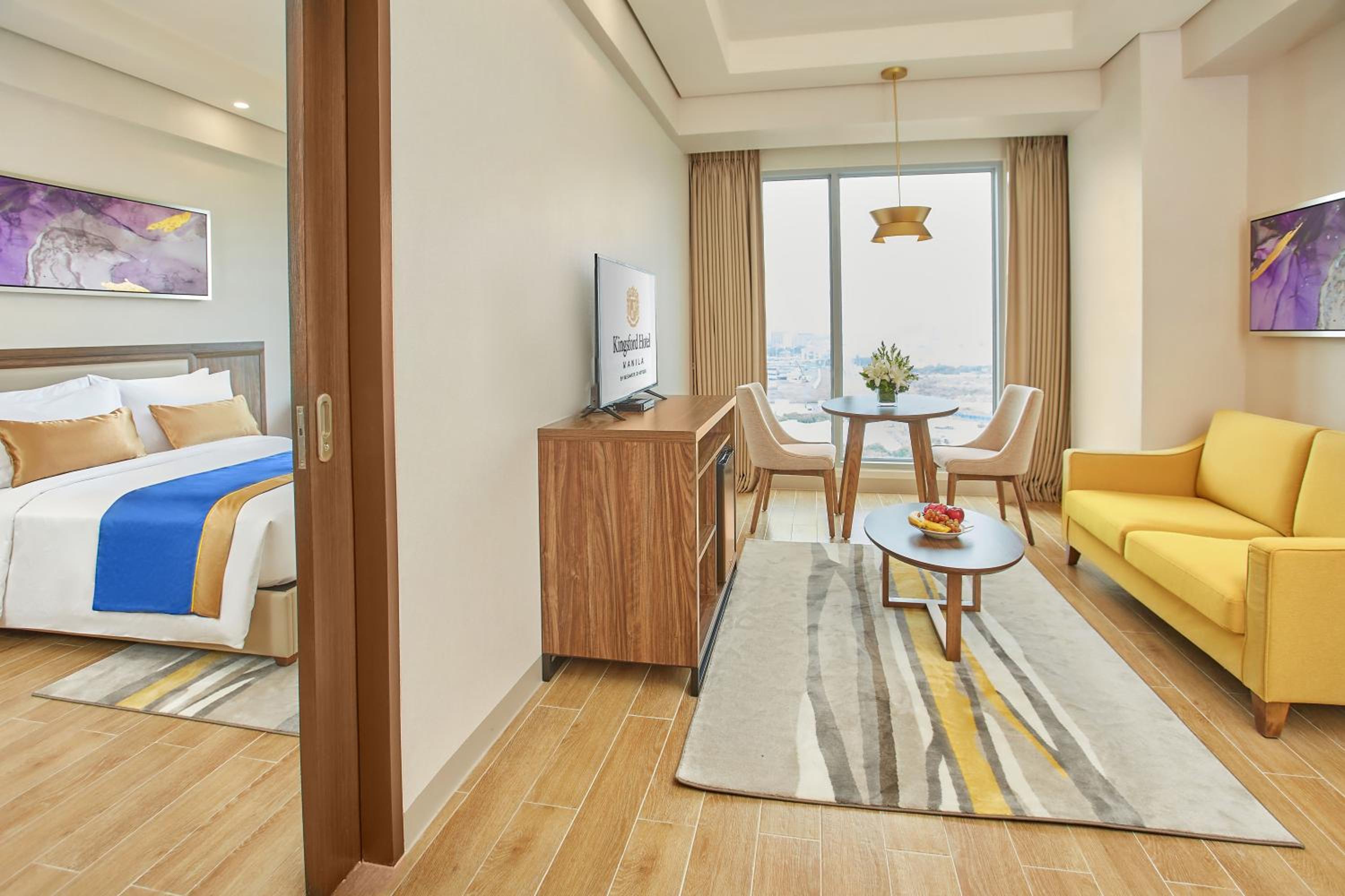 Executive Suite - Photo 3