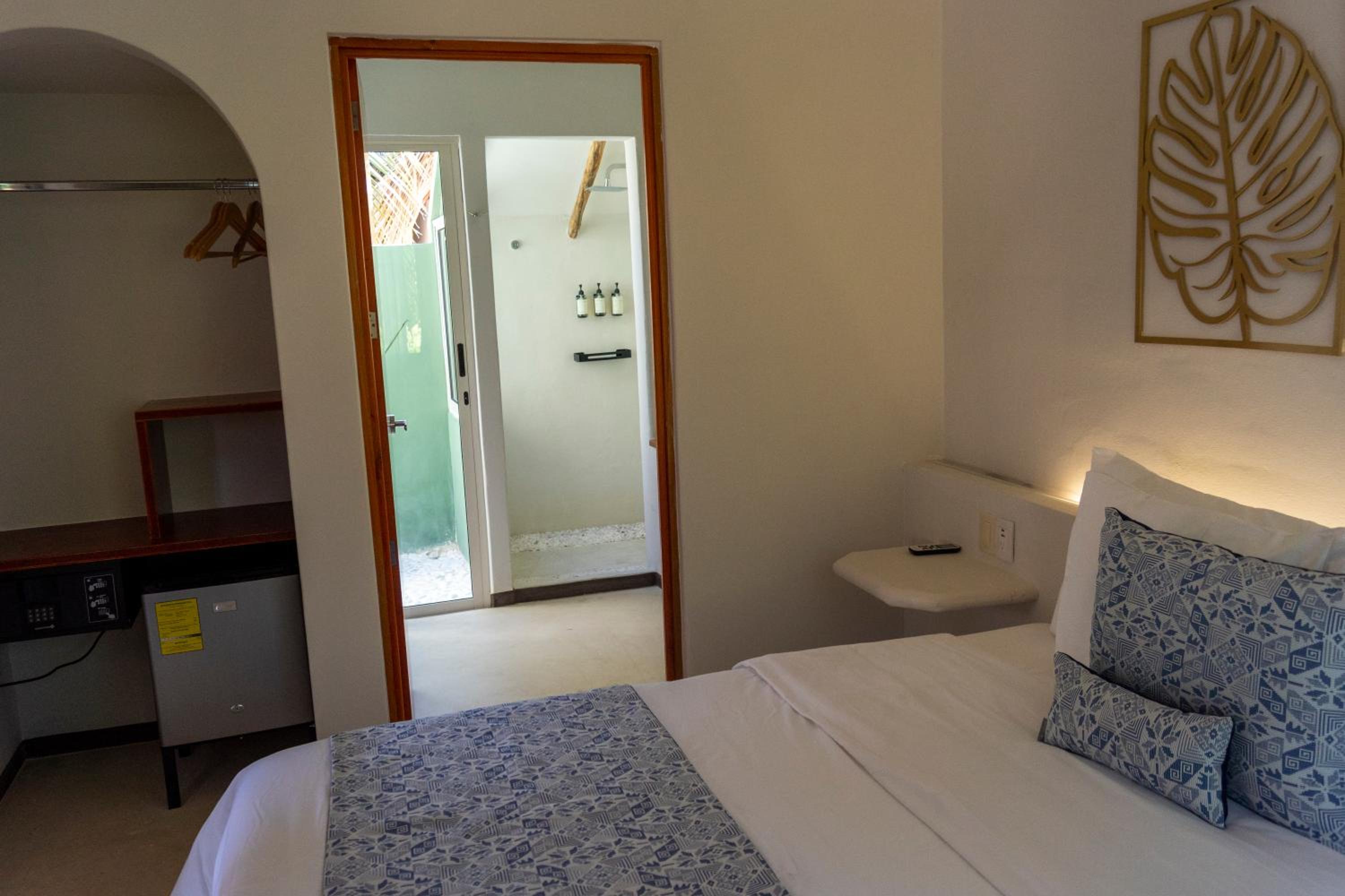 Deluxe Room - Photo 1