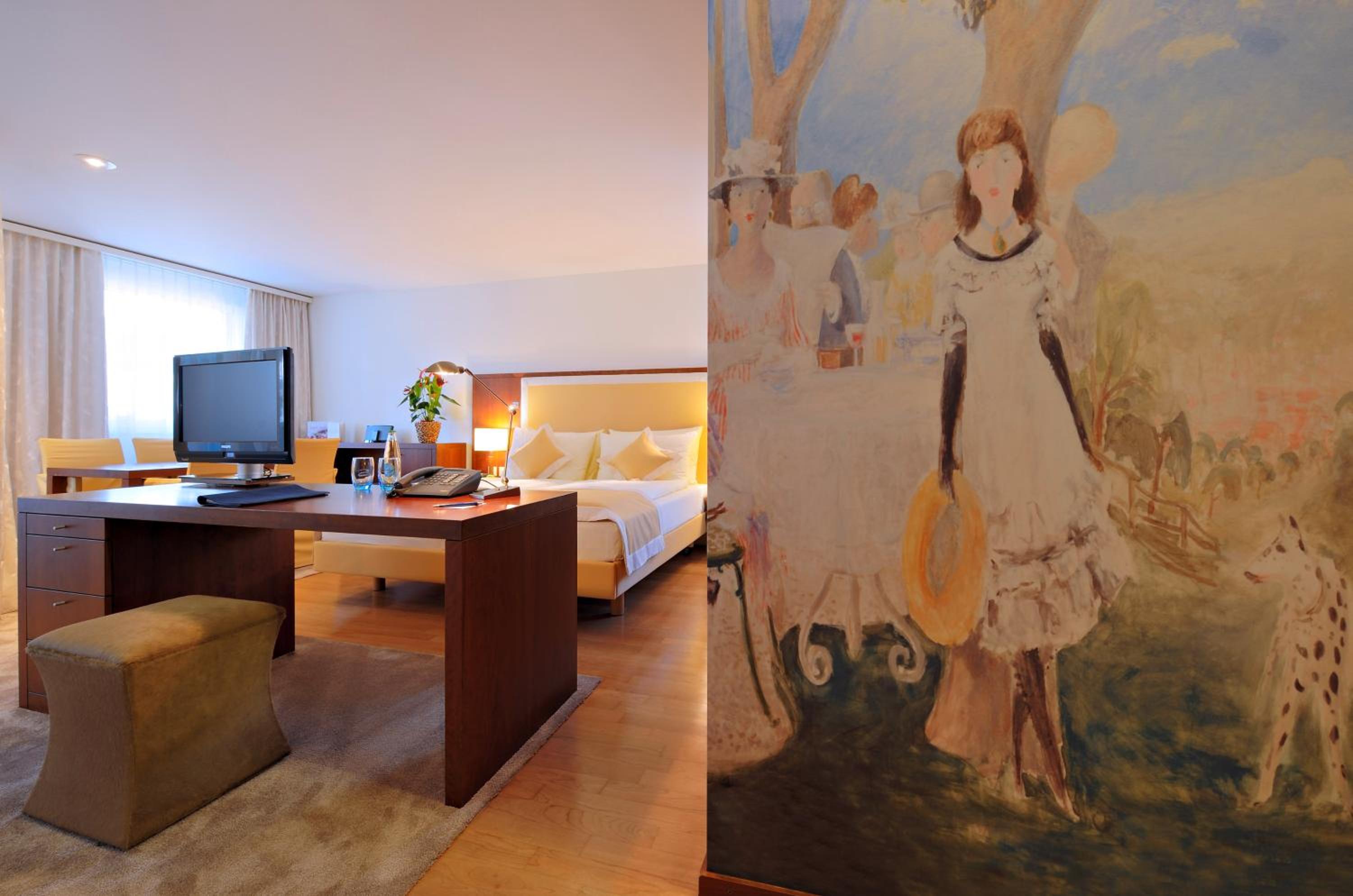 Junior Suite with Balcony - Photo 8