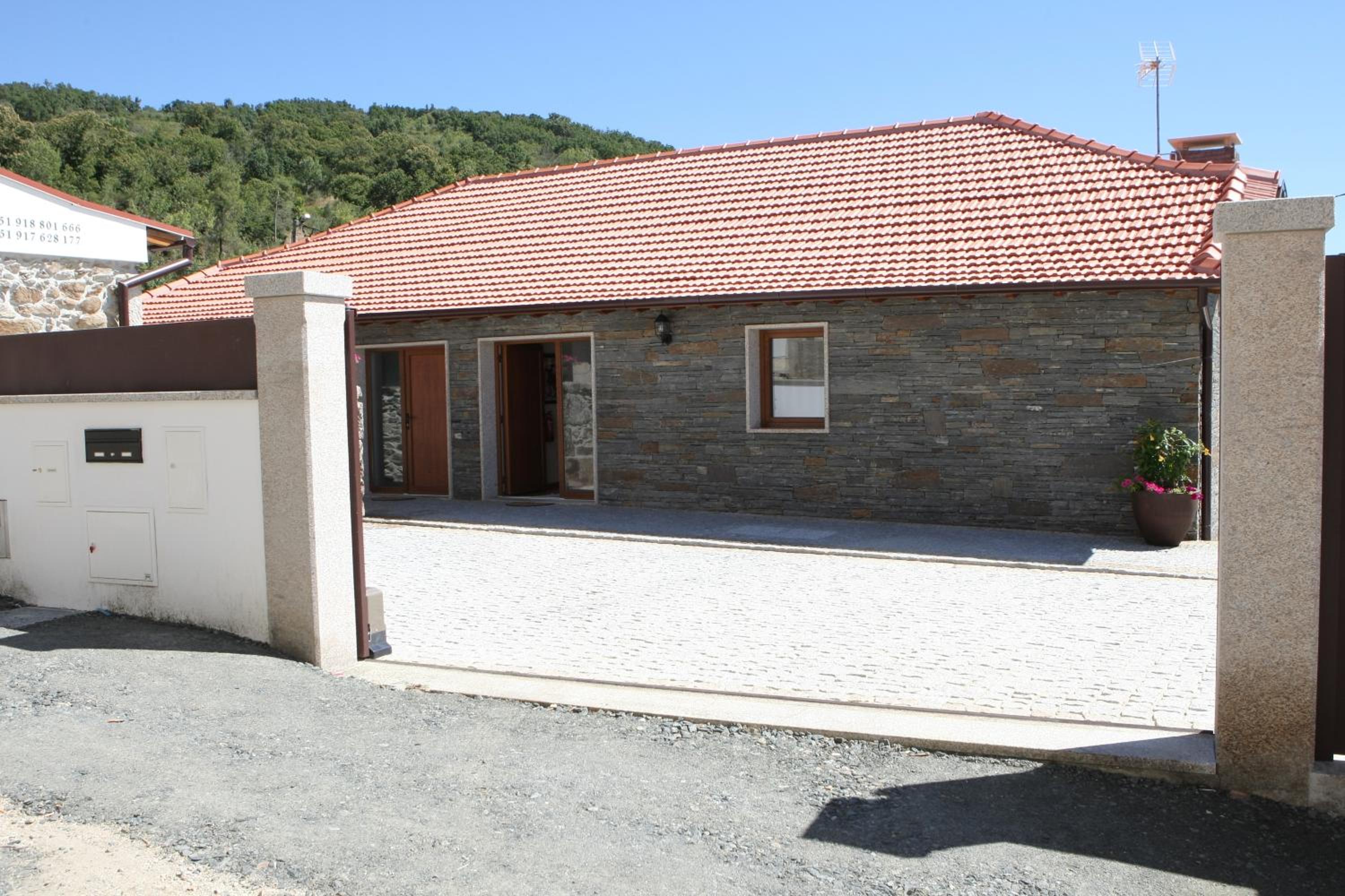 Three-Bedroom House photo 2