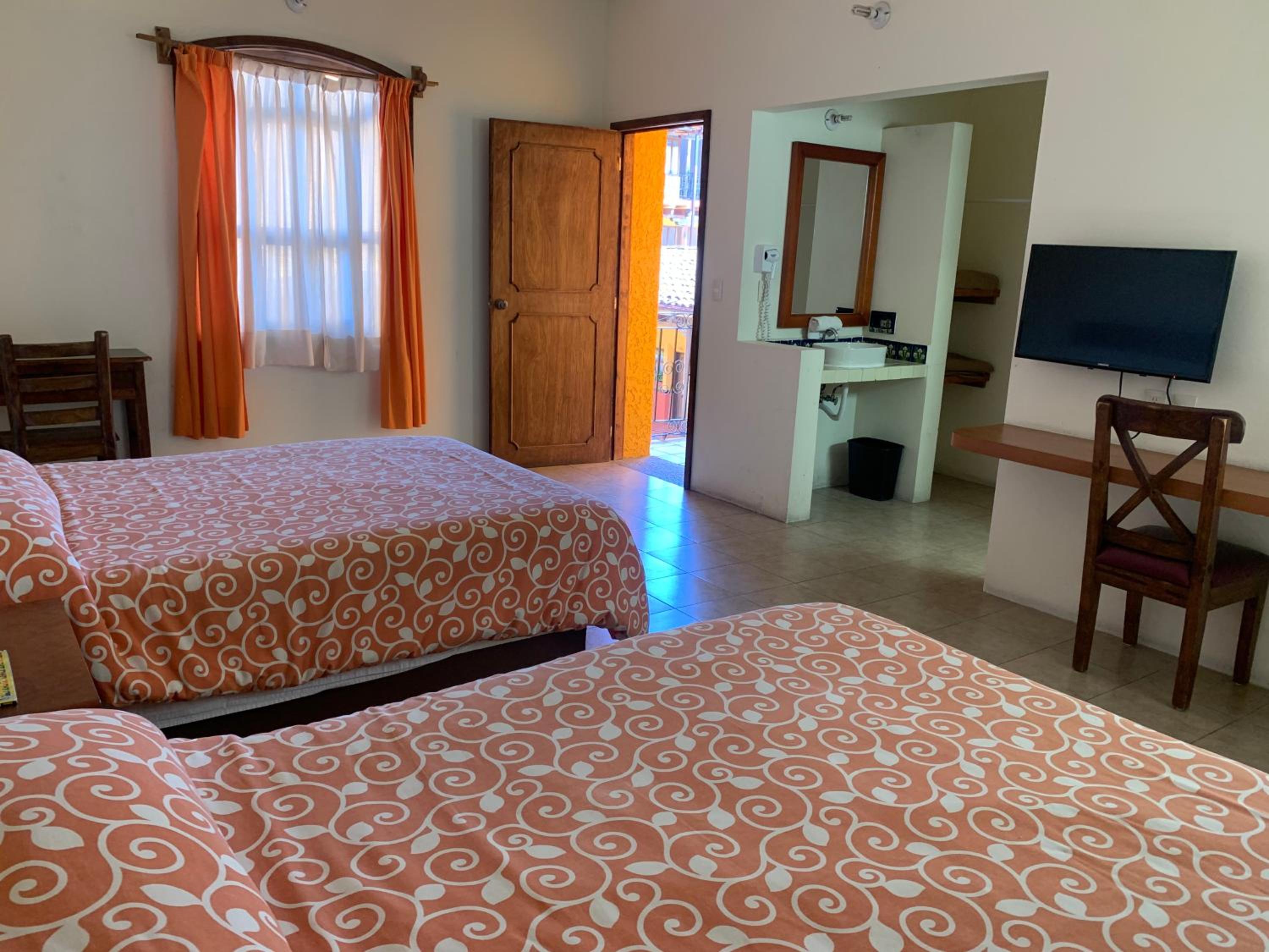 Twin Room - Photo 1