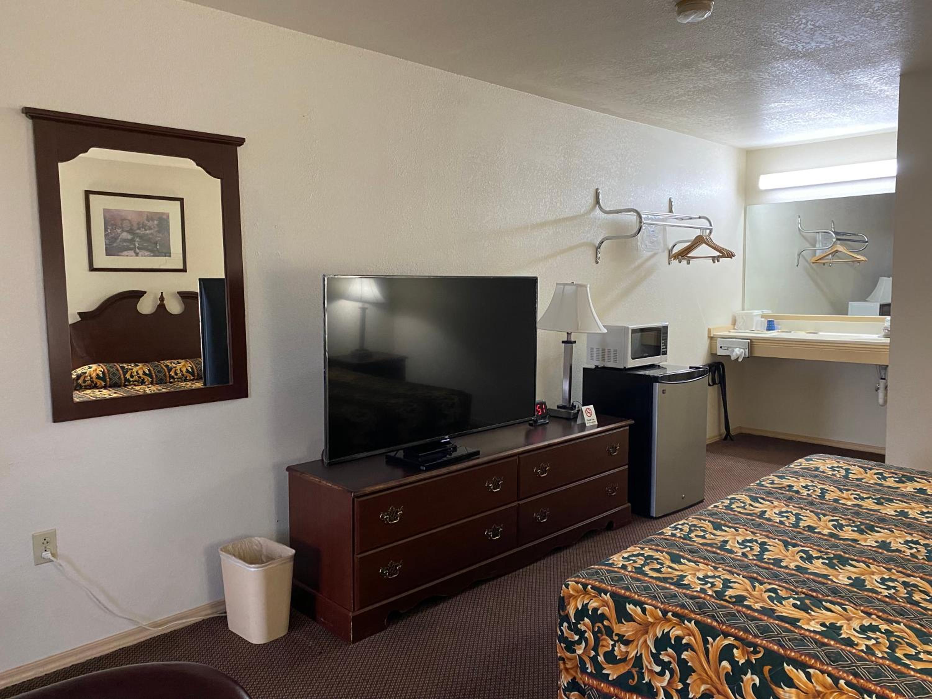 King Room - Non-Smoking photo 1