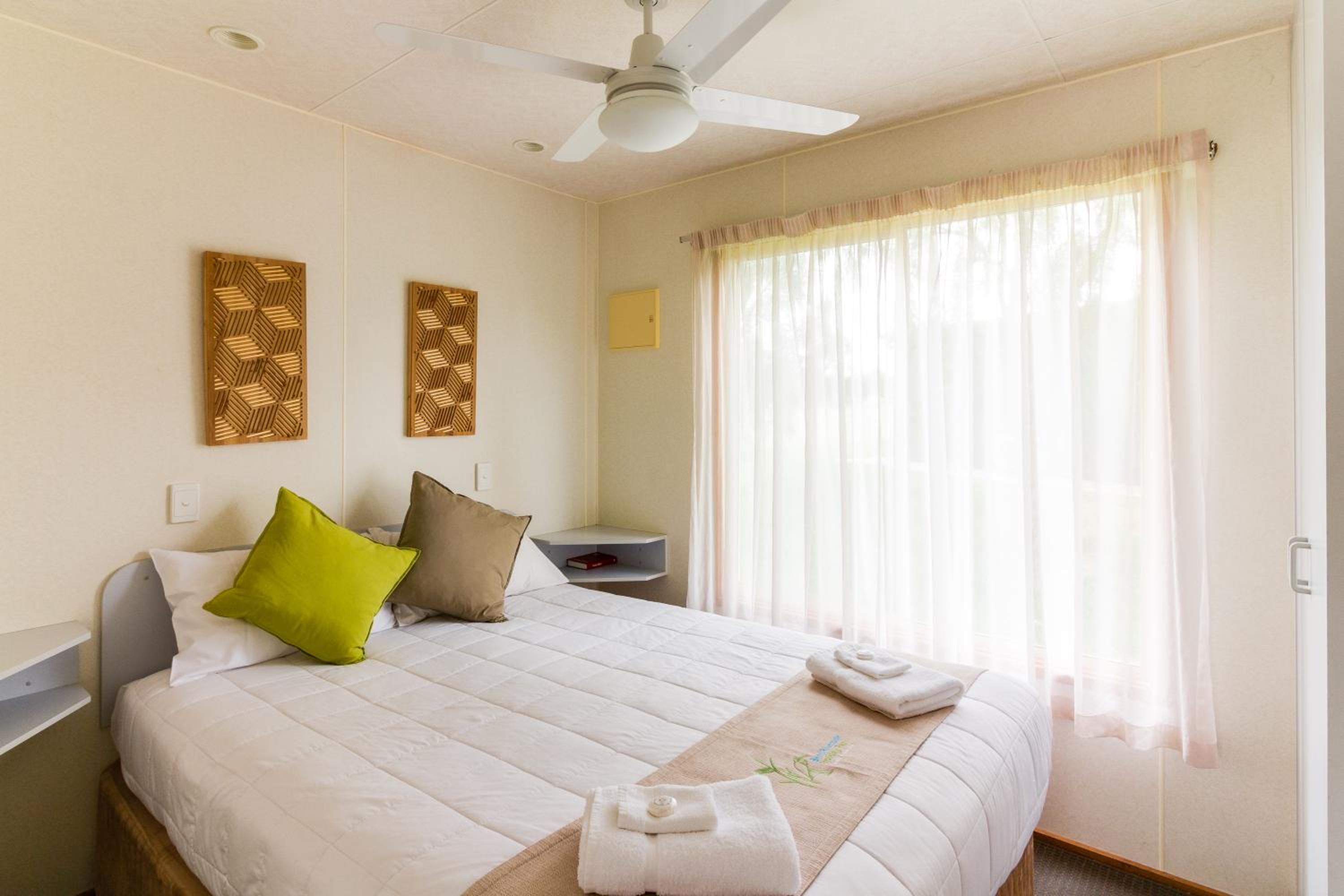 Two Bedroom Deluxe Cabin photo 2