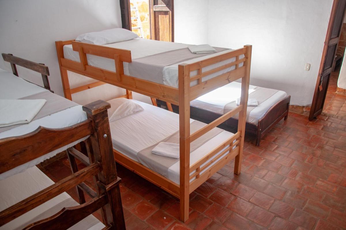 Bed in 4-Bed Mixed Dormitory Room photo 3