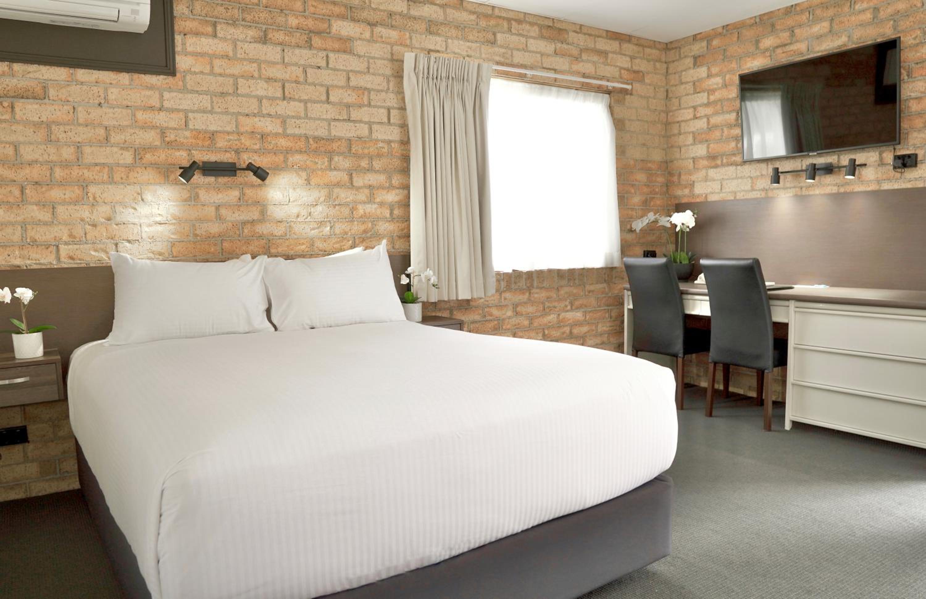 Standard Queen Room - Photo 7