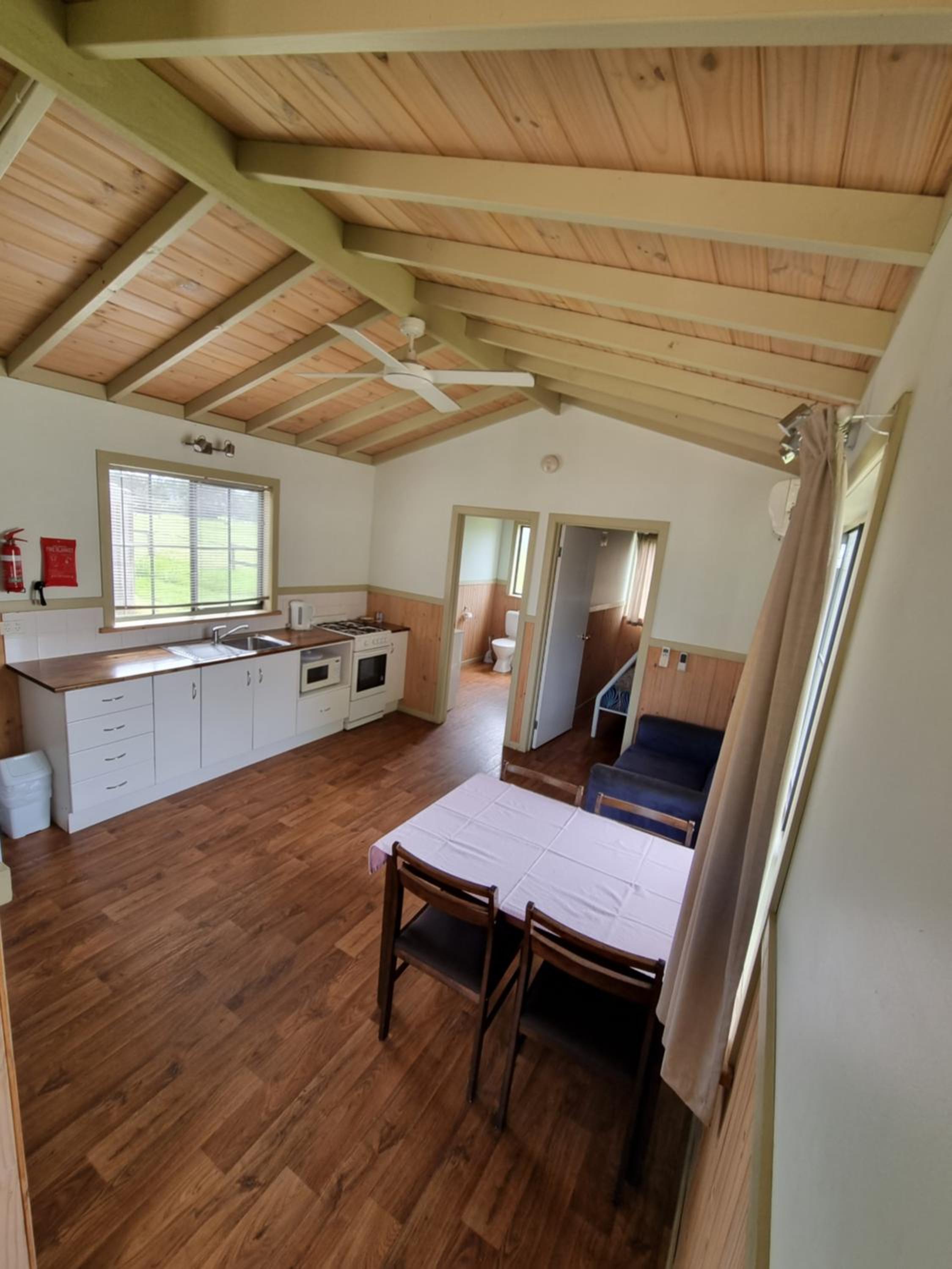 Deluxe Two-Bedroom Bungalow photo 2