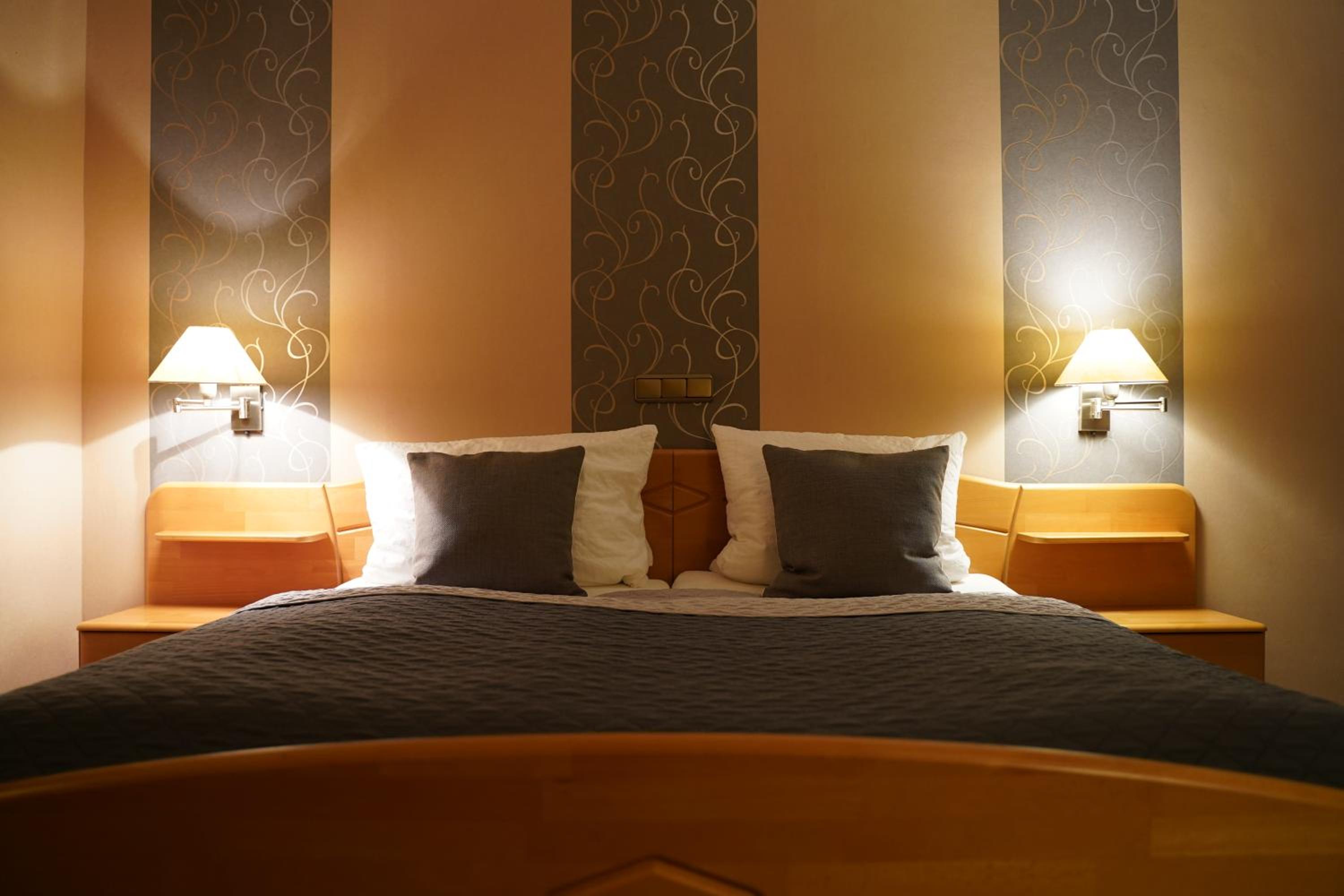 Large Double or Twin Room - Photo 1