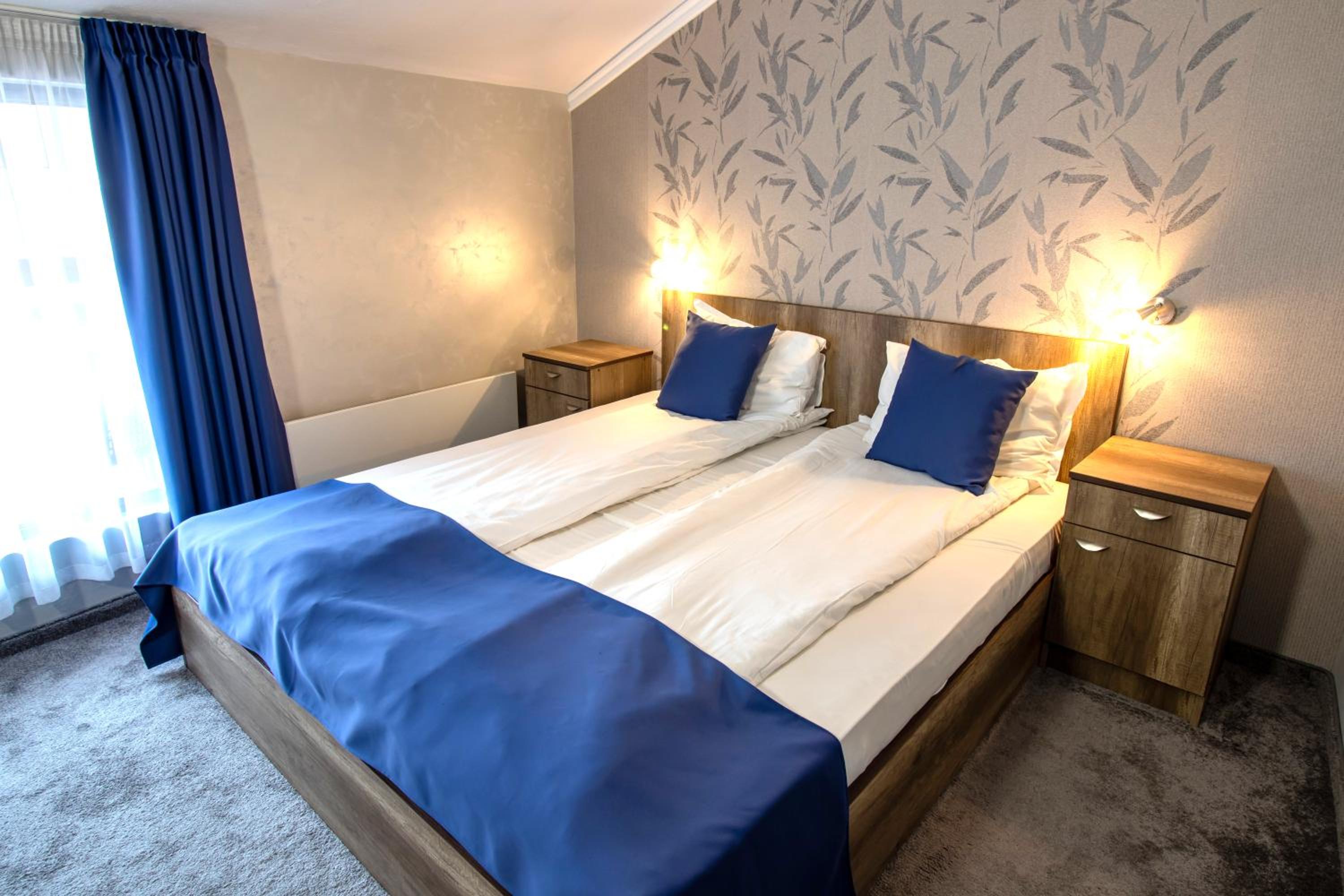 Deluxe One-Bedroom Suite