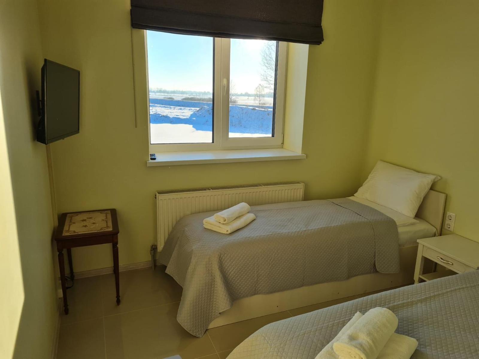 Economy Twin Room - Photo 4