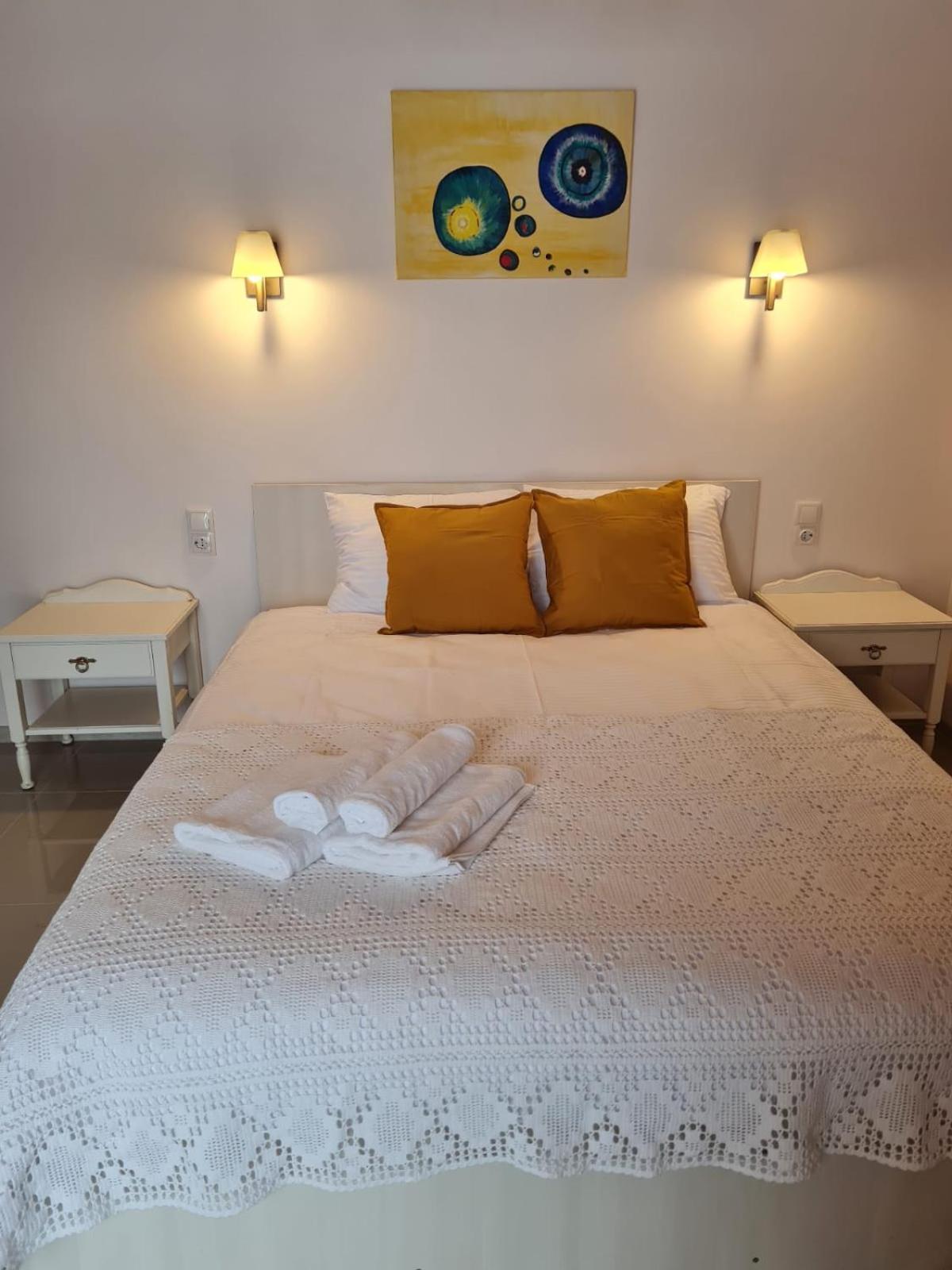 Double Room - Photo 5