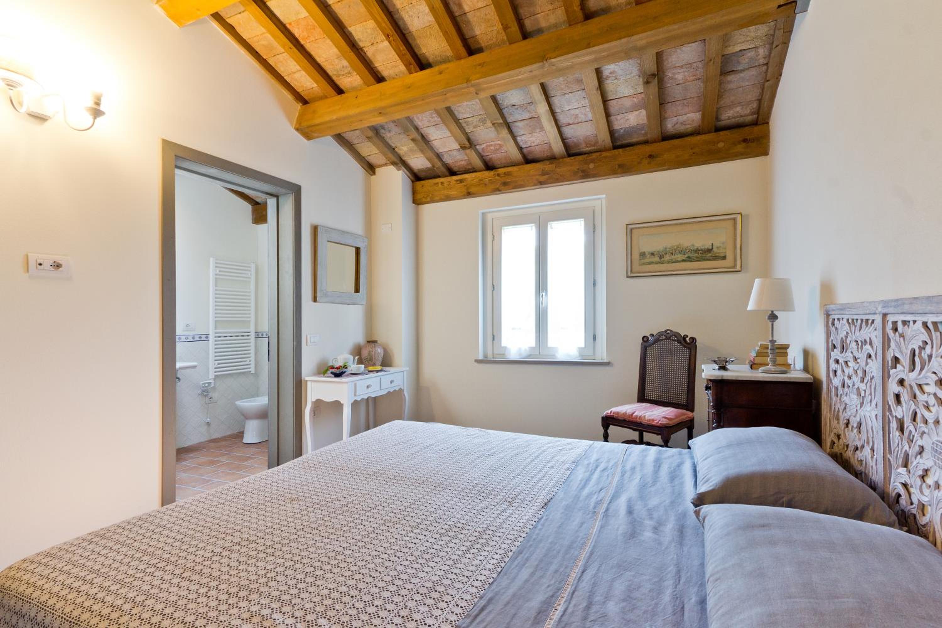 Double or Twin Room with Bathroom - Photo 4