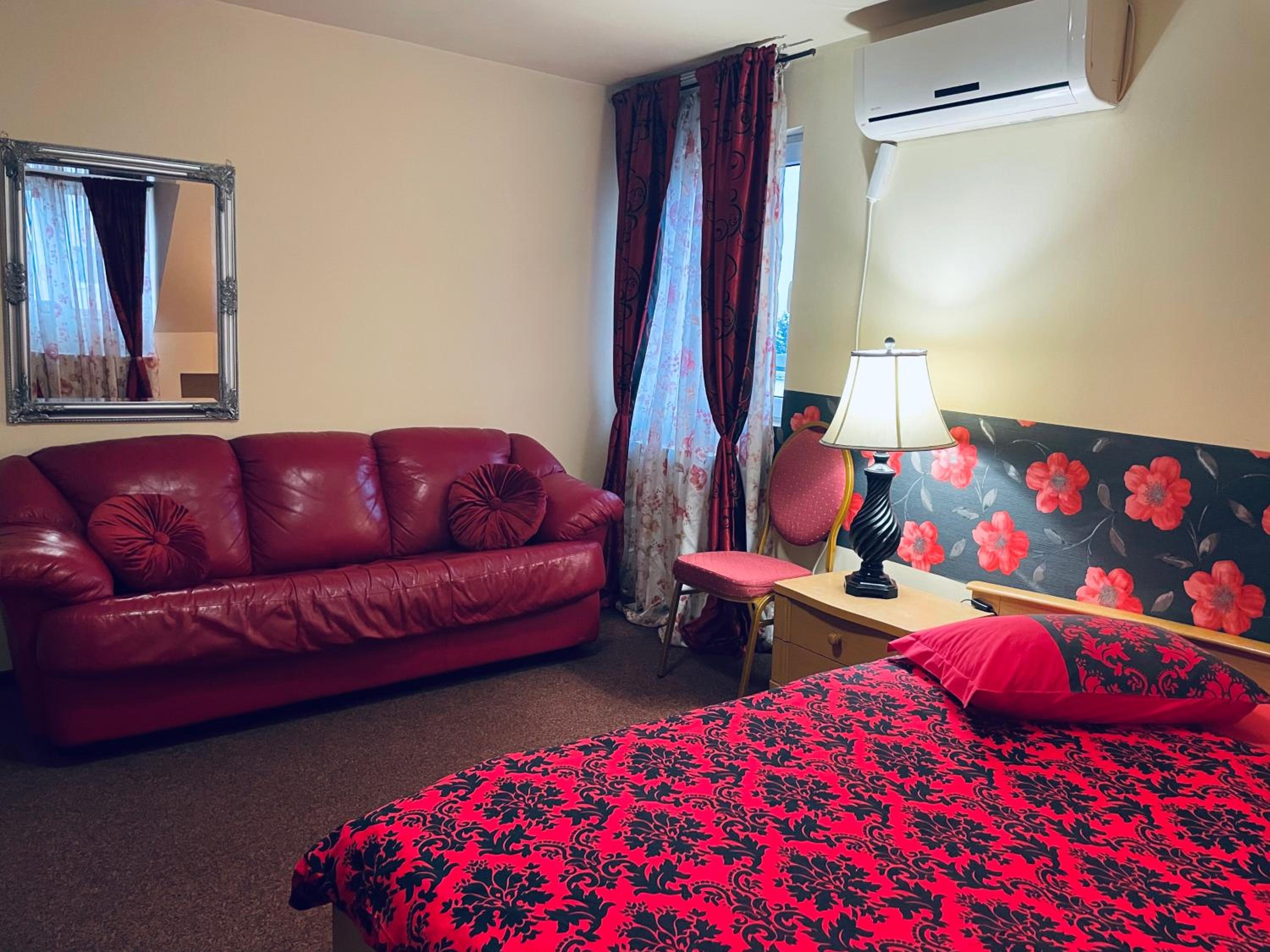 Double Room - Photo 3