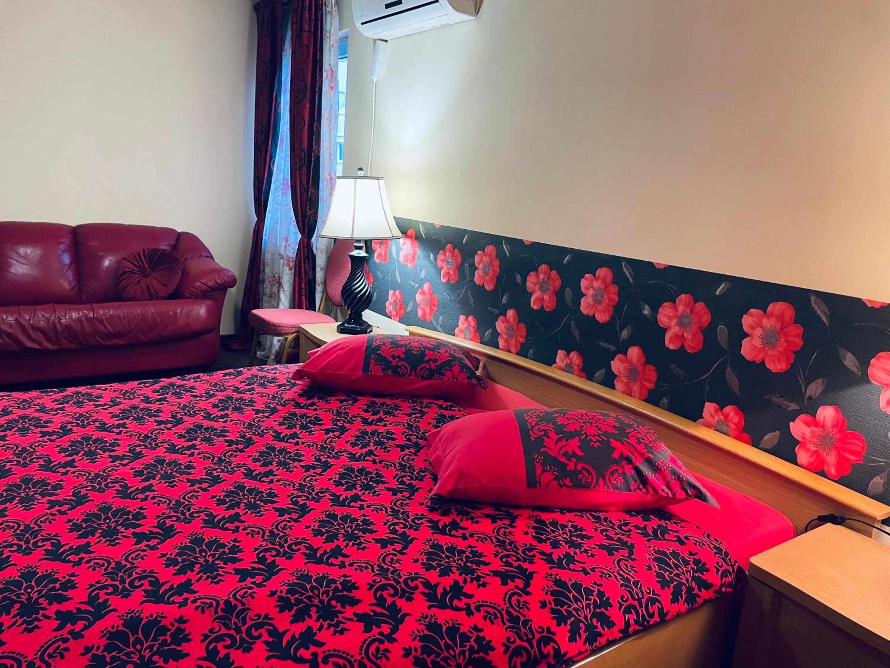 Double Room - Photo 5