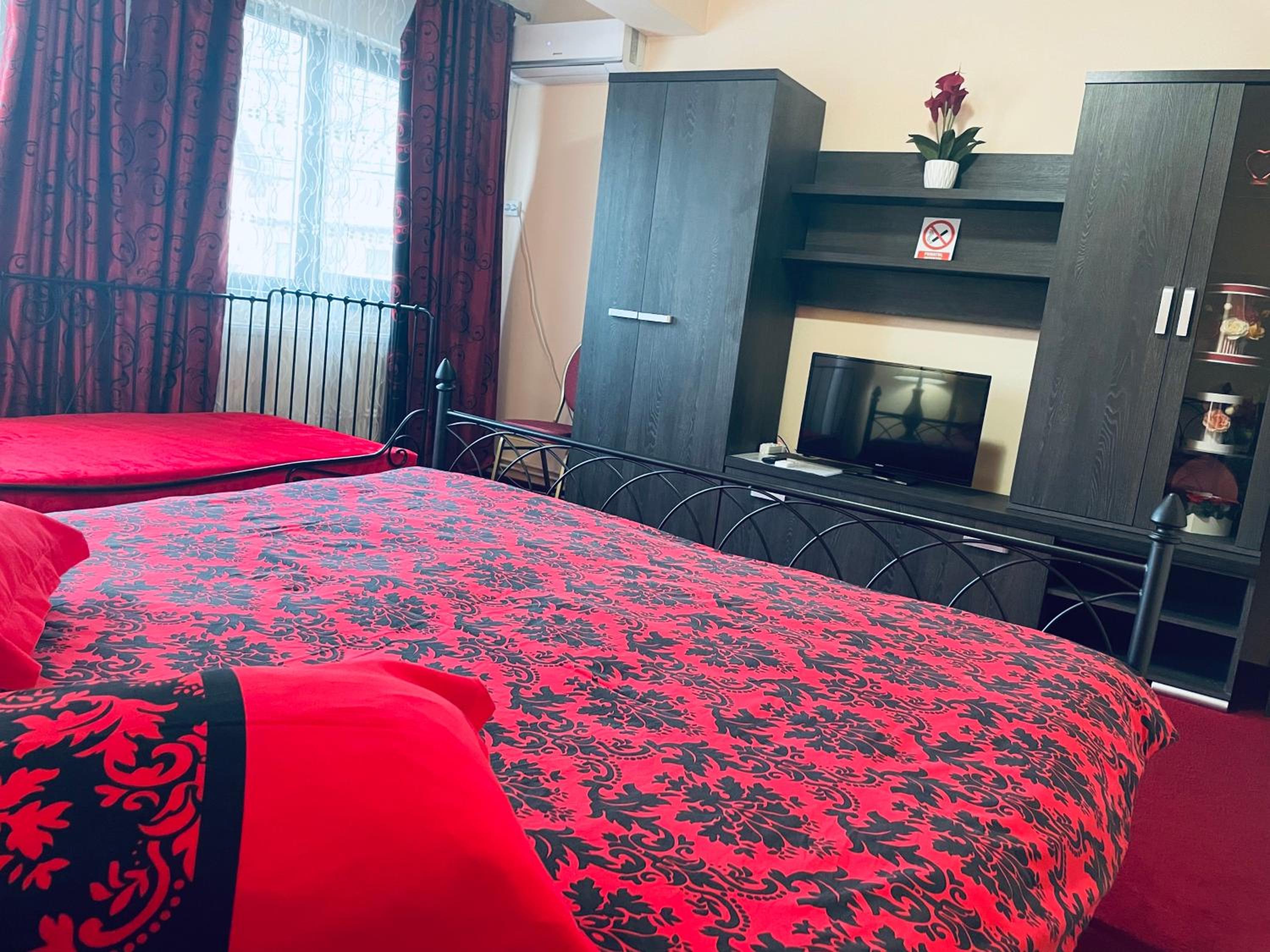 Standard King Room - Photo 8