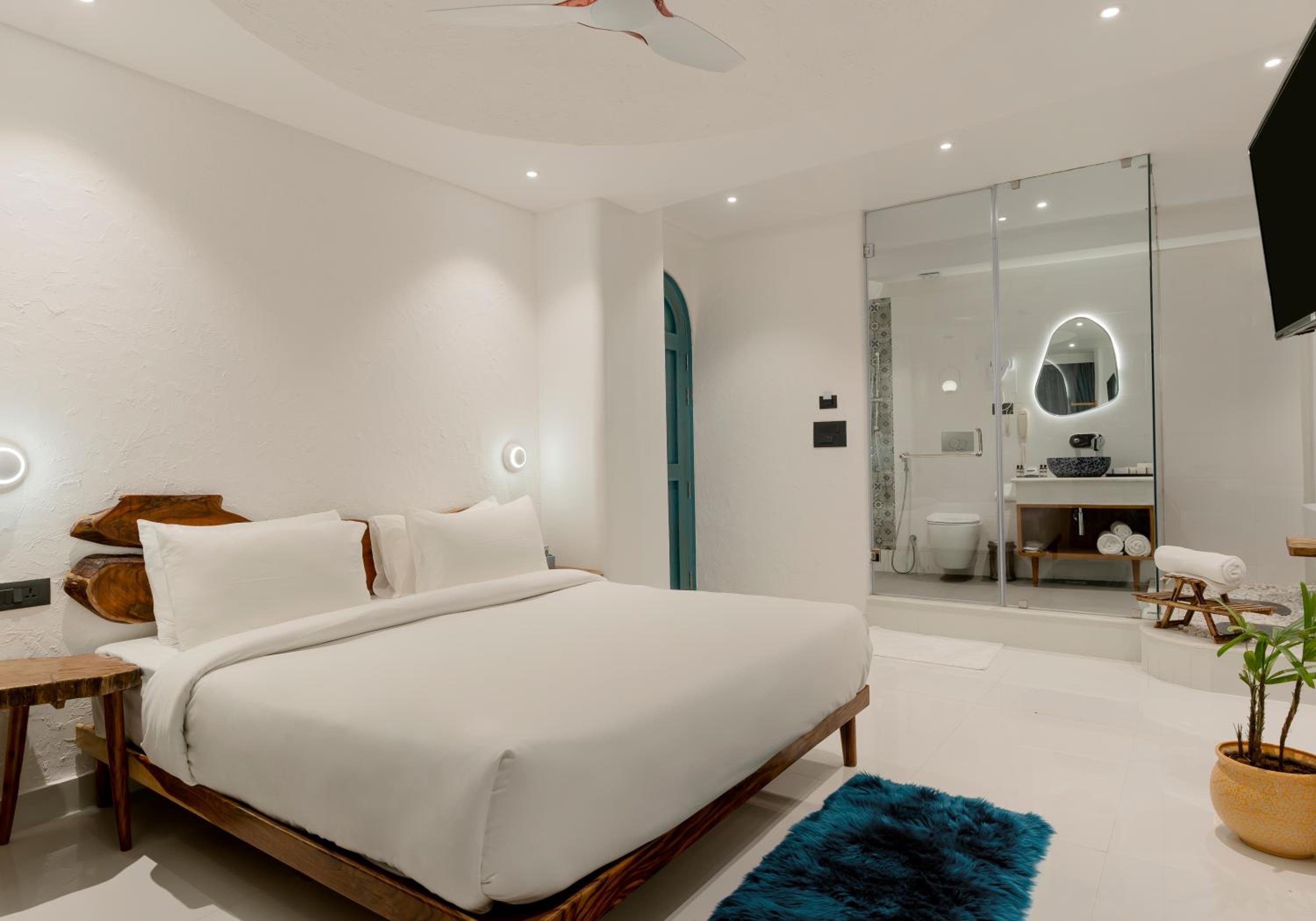 Superior Room with Bathtub photo 2