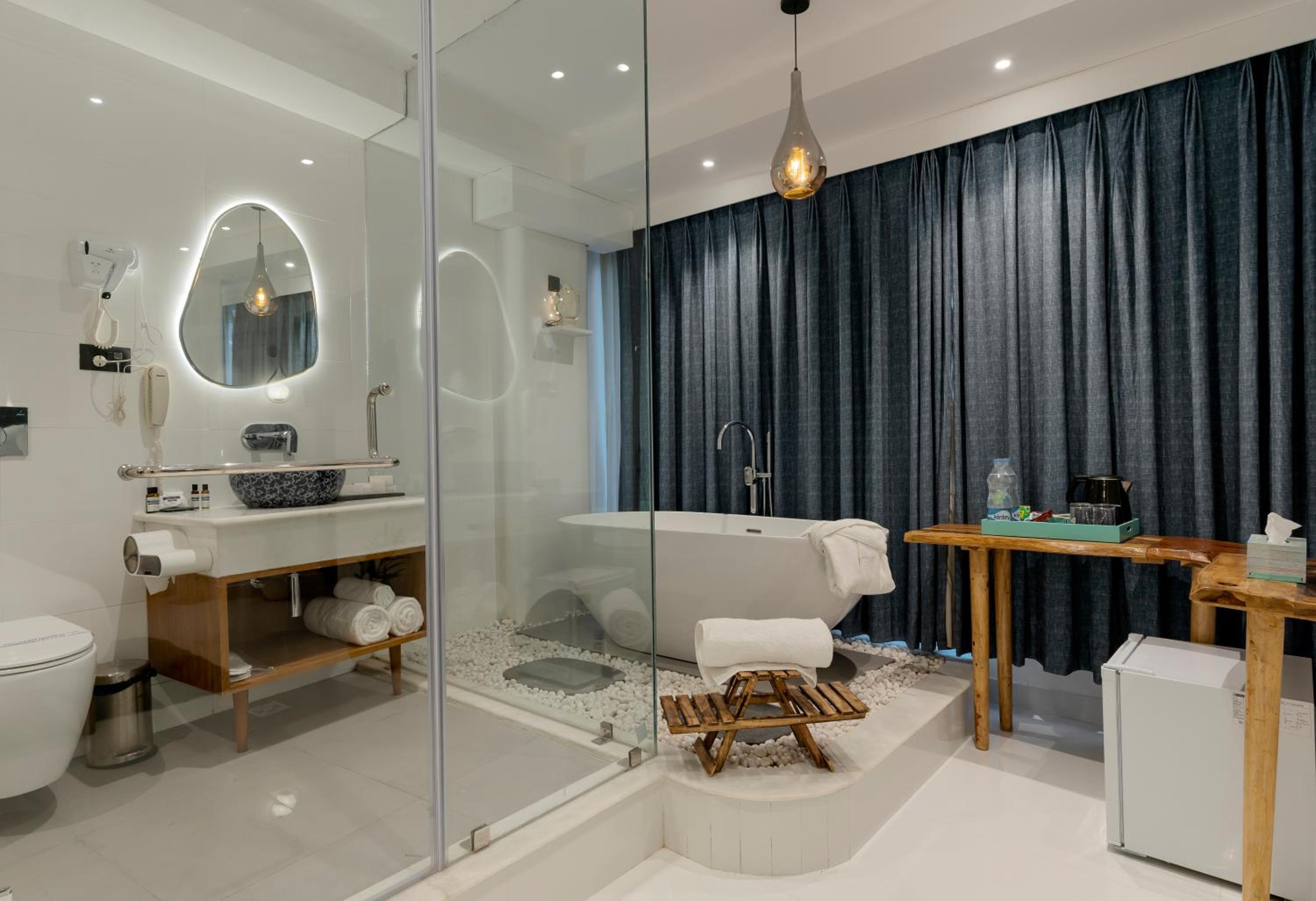 Superior Room with Bathtub photo 3