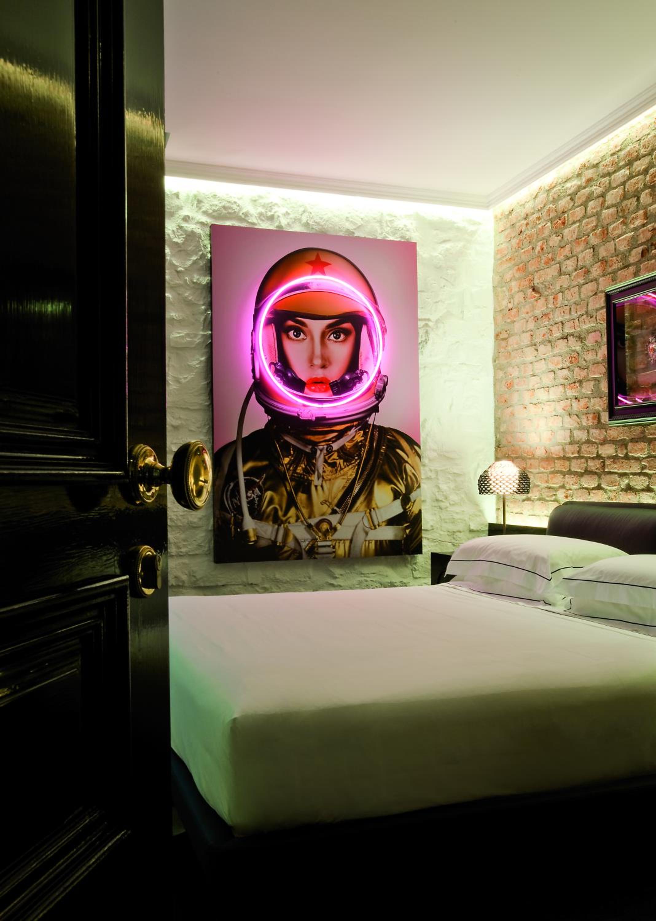 Deluxe Suite - Photo 1